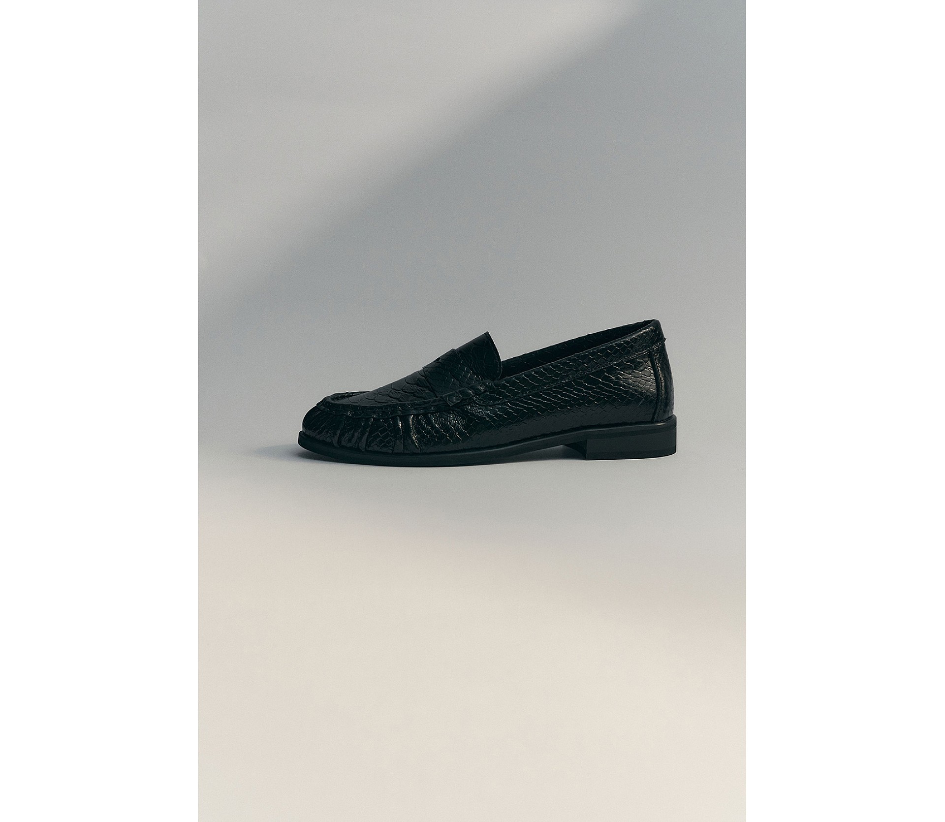 ЛОФЕРИ З АКЦЕНТНОЮ ЗБІРКОЮ