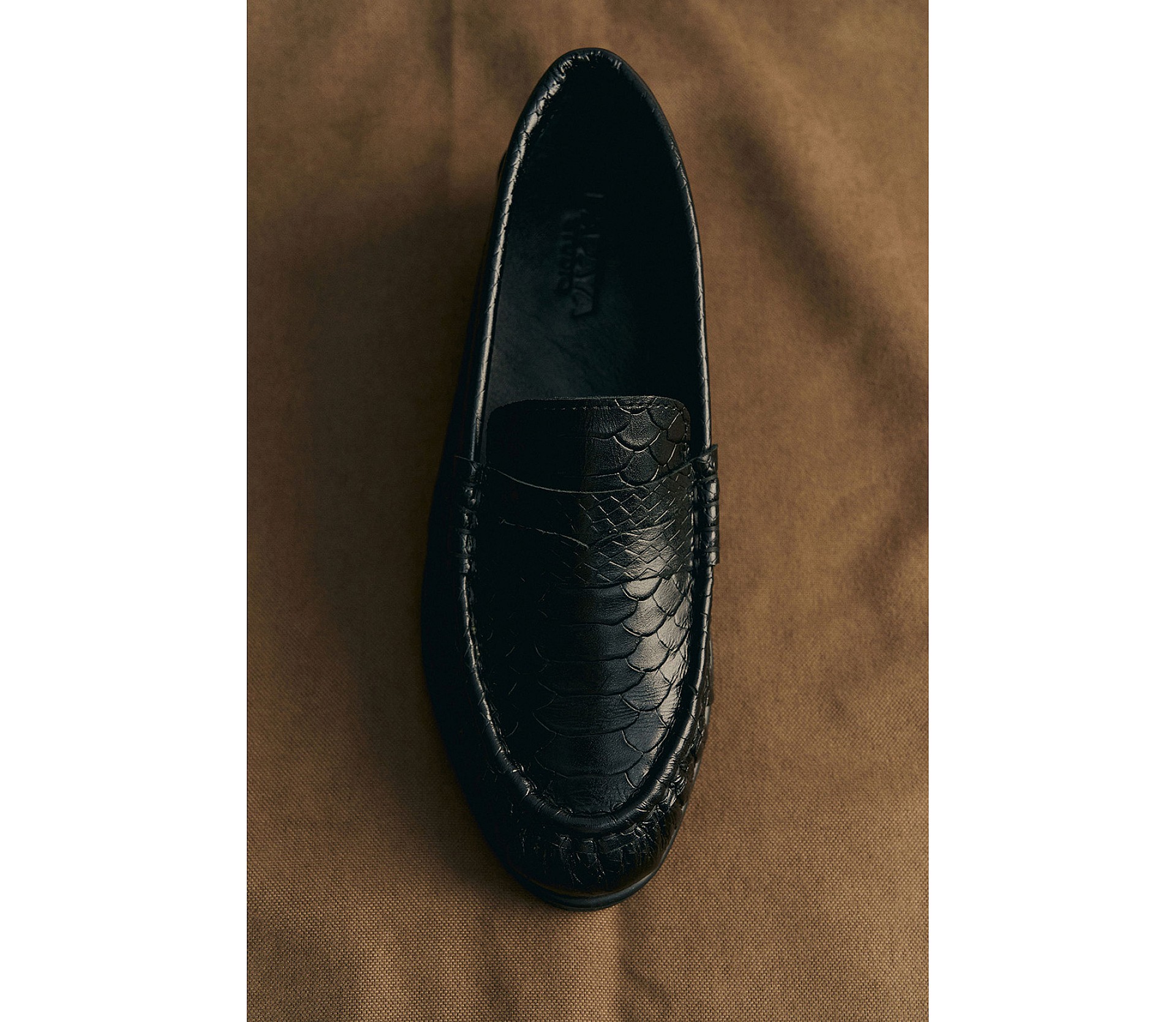 ЛОФЕРИ З АКЦЕНТНОЮ ЗБІРКОЮ