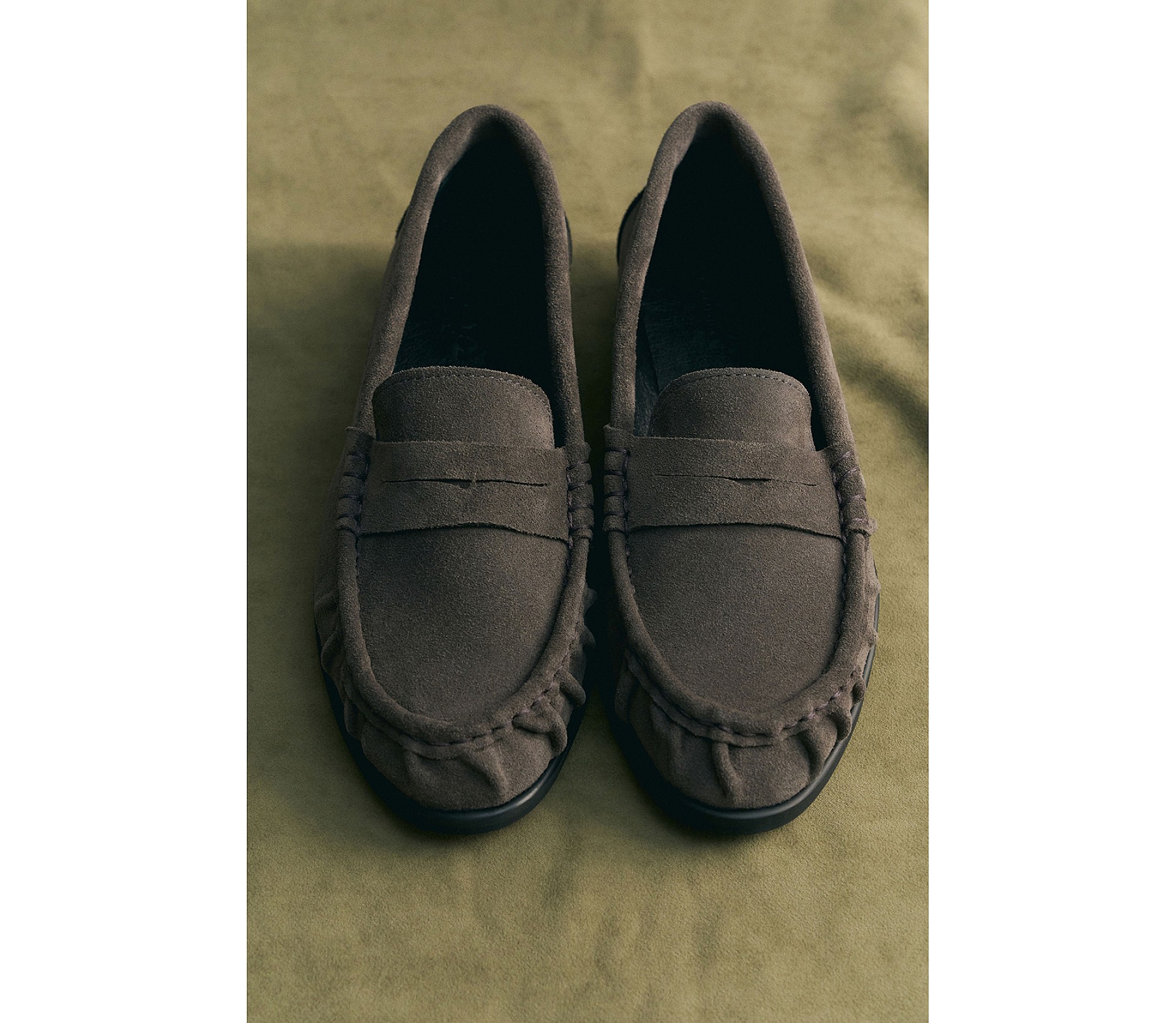 ЛОФЕРИ З АКЦЕНТНОЮ ЗБІРКОЮ