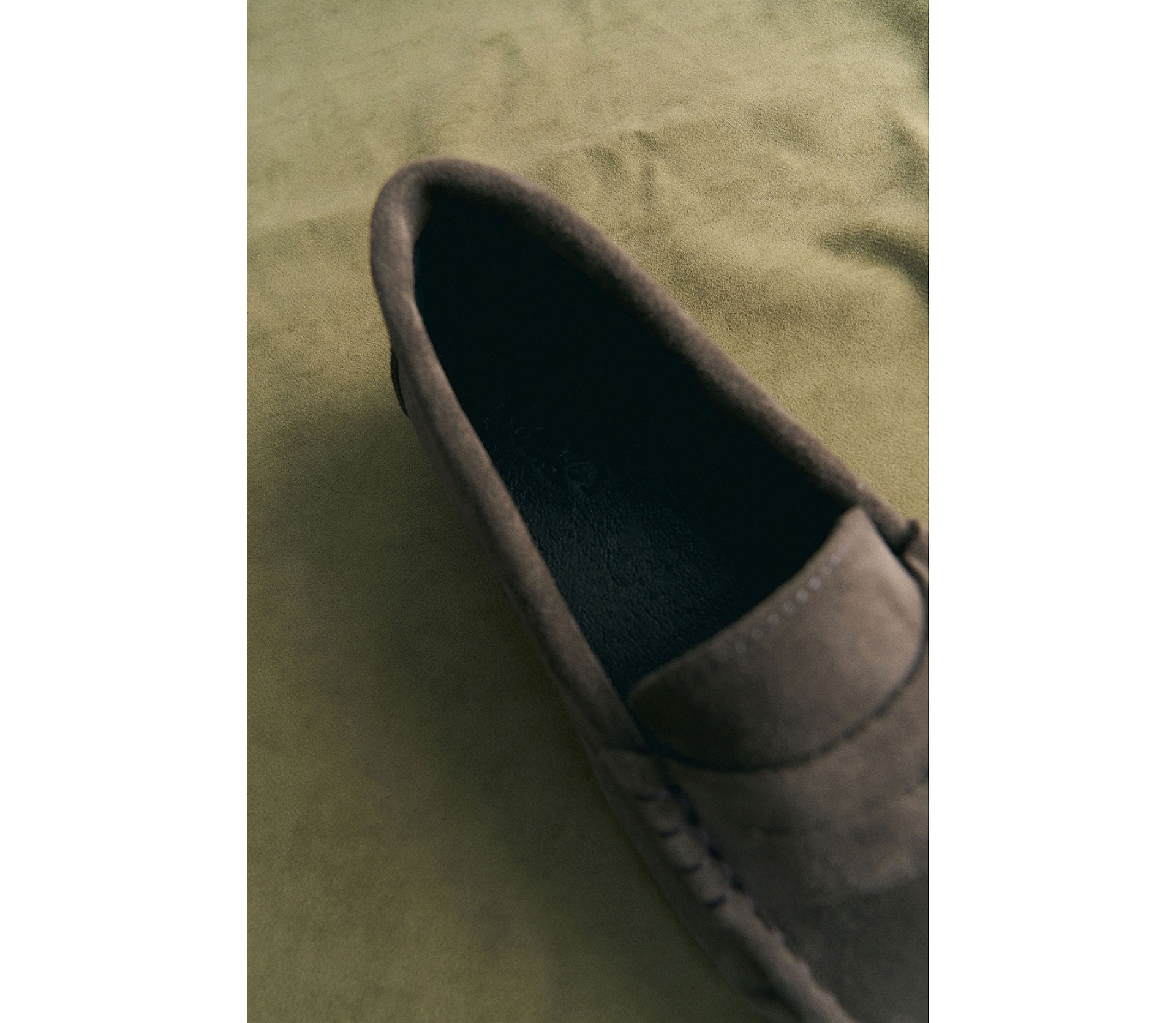 ЛОФЕРИ З АКЦЕНТНОЮ ЗБІРКОЮ