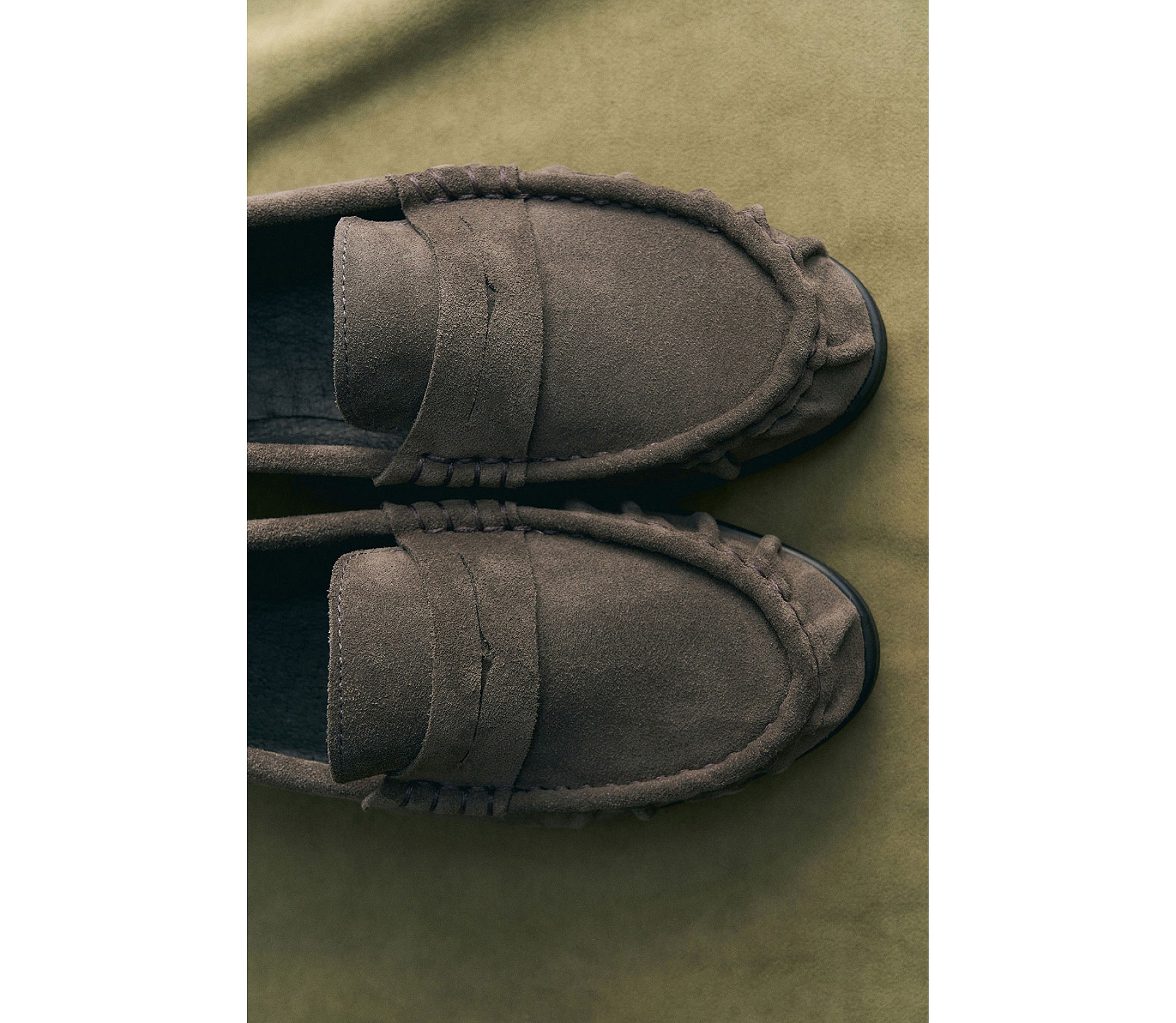 ЛОФЕРИ З АКЦЕНТНОЮ ЗБІРКОЮ