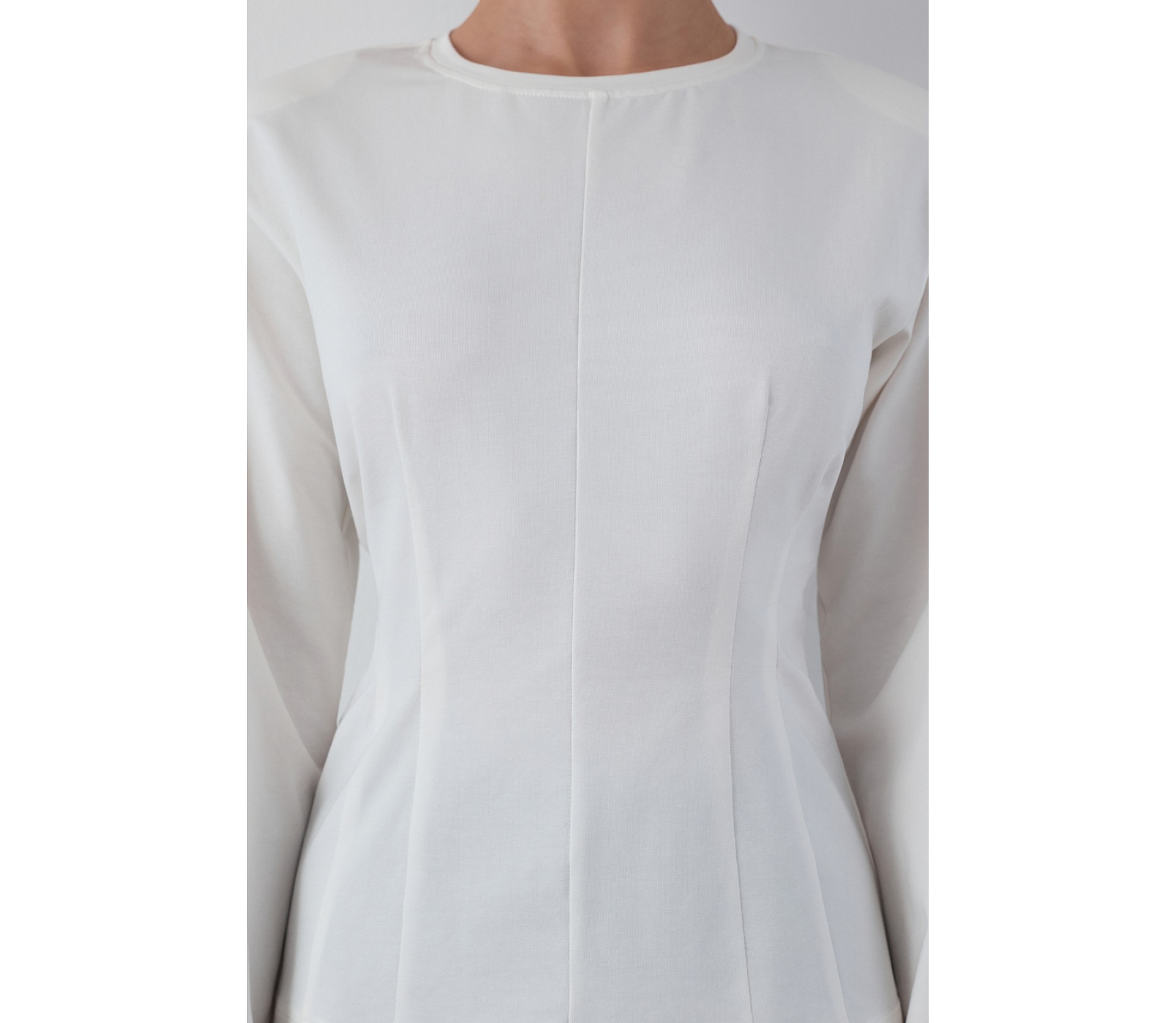 ЛОНГСЛІВ З АКЦЕНТНИМИ ПЛЕЧИМА