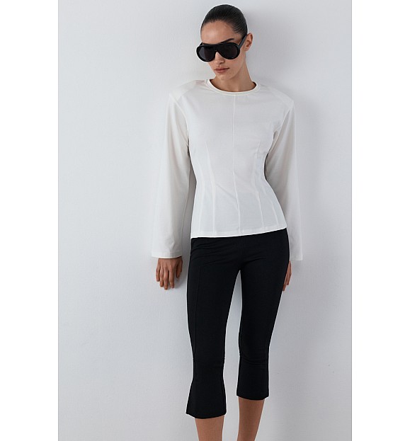 ЛОНГСЛІВ З АКЦЕНТНИМИ ПЛЕЧИМА