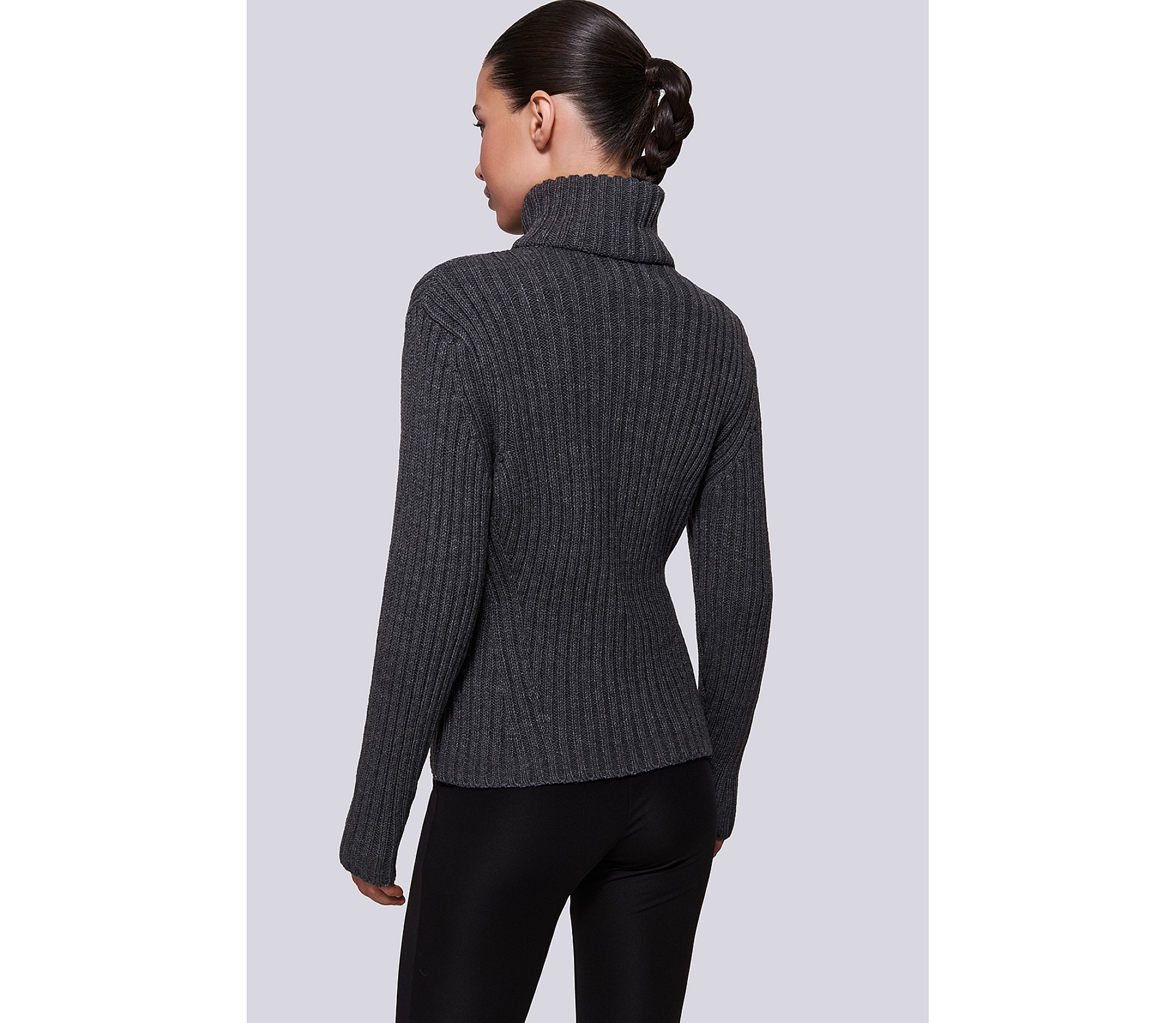 СВЕТР НА БЛИСКАВЦІ