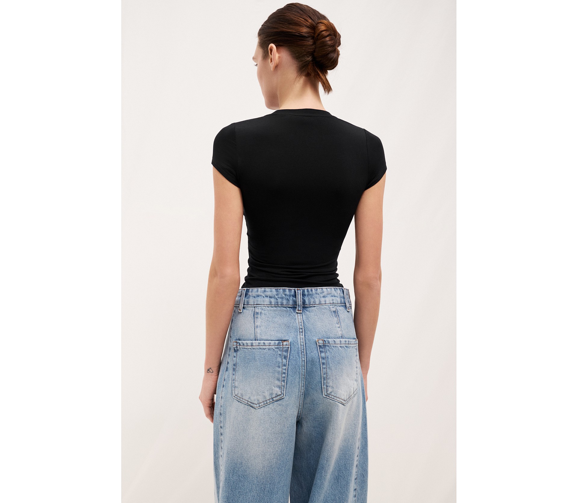 ФУТБОЛКА ПРИТАЛЕНА З МОДАЛУ