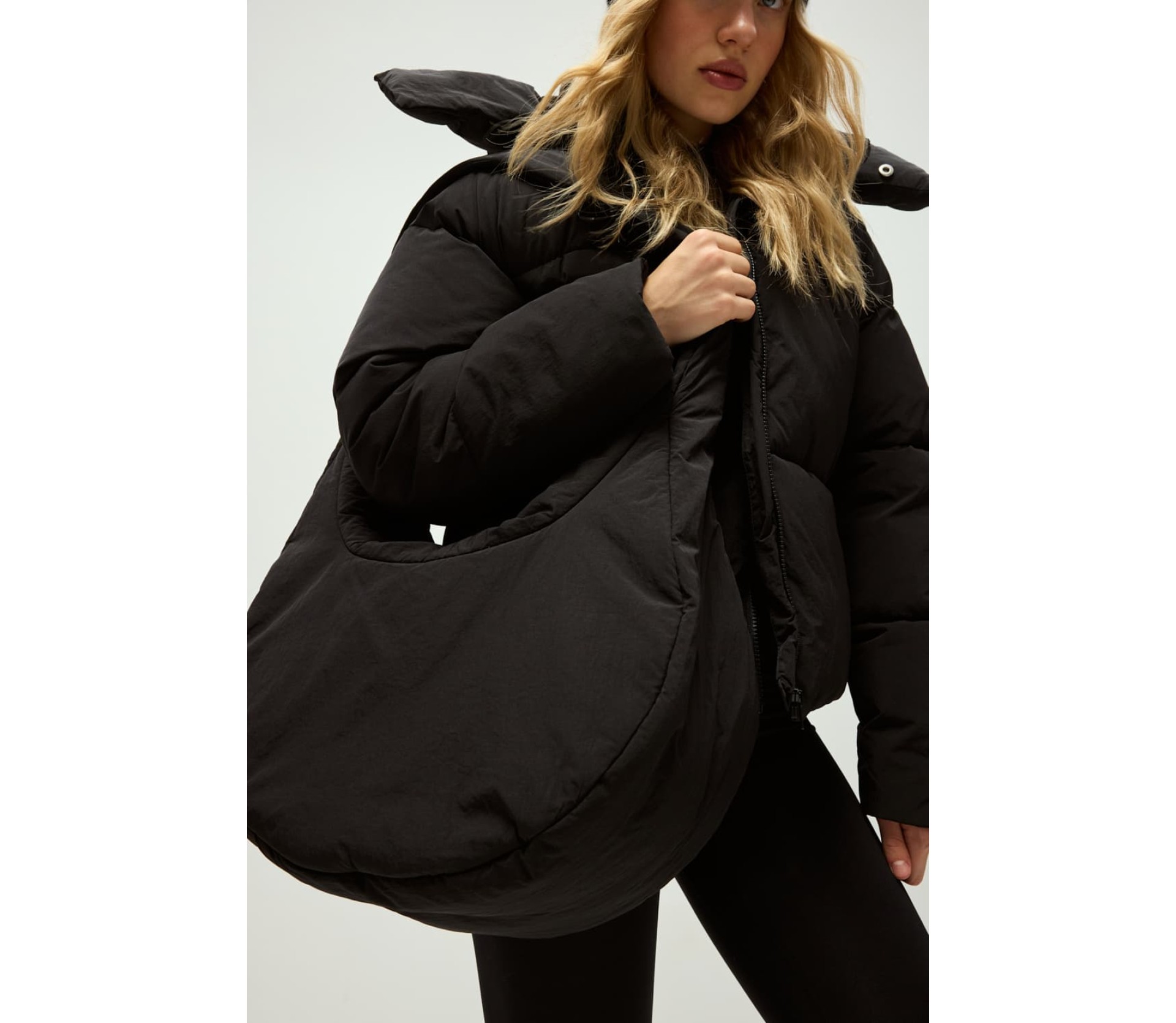 СУМКА НЕЙЛОНОВА НА ПЛЕЧЕ