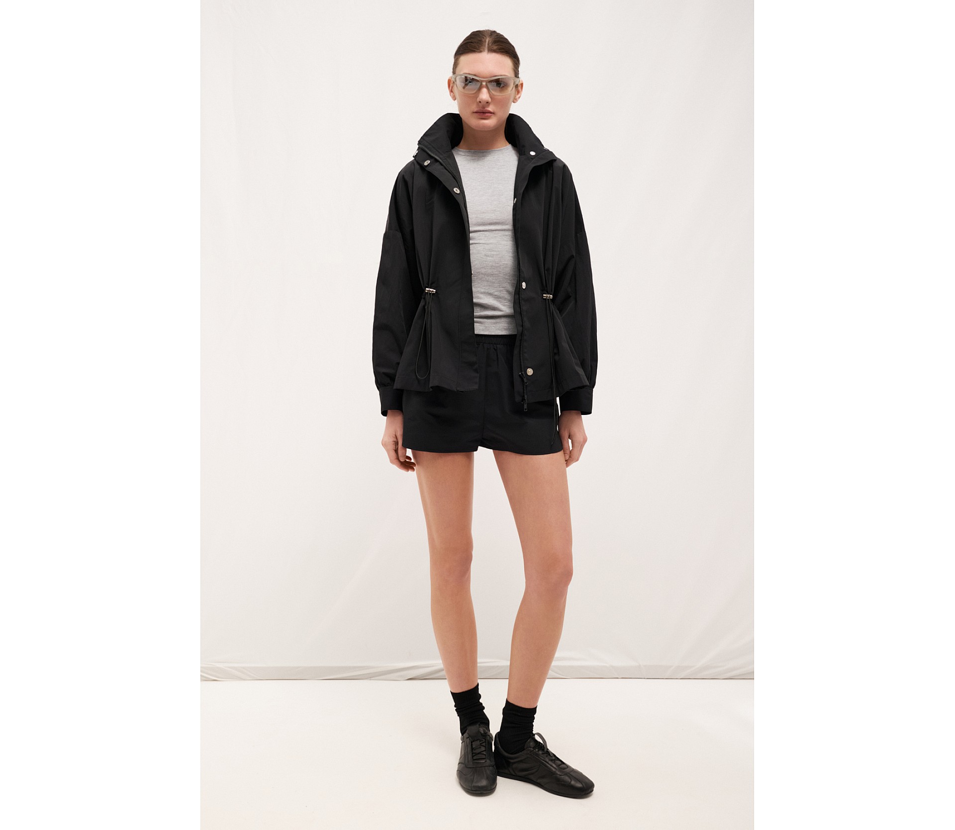 КУРТКА НЕЙЛОНОВАЯ С КАПЮШОНОМ