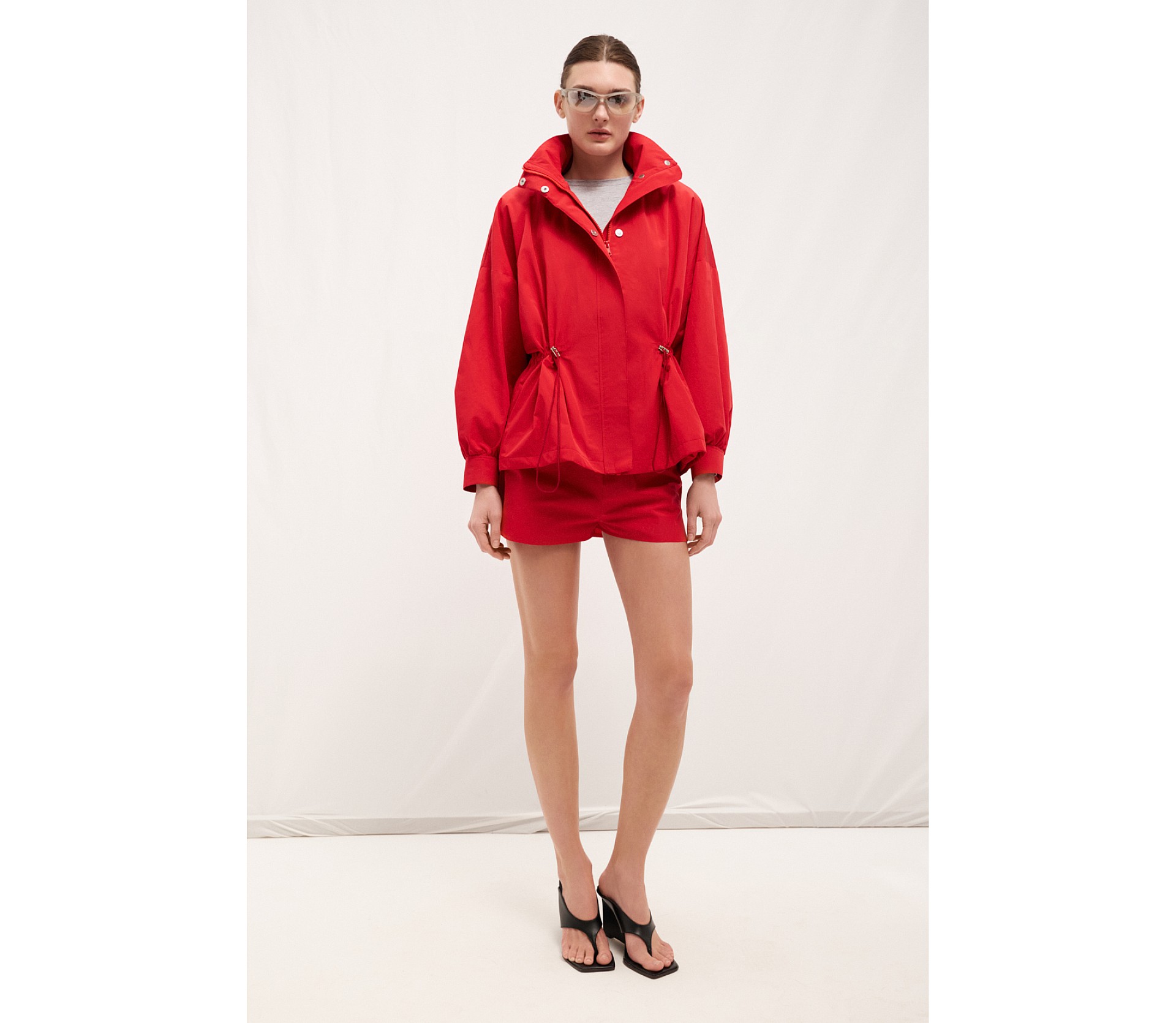 КУРТКА НЕЙЛОНОВАЯ С КАПЮШОНОМ