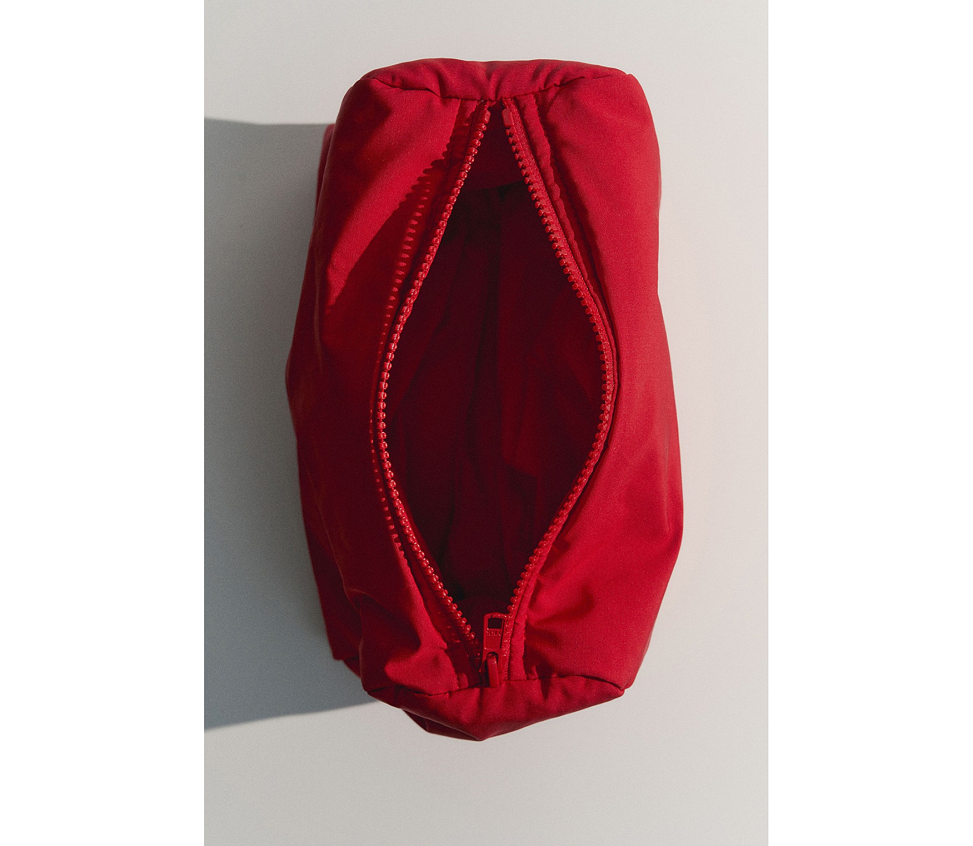 КОСМЕТИЧКА НЕЙЛОНОВА