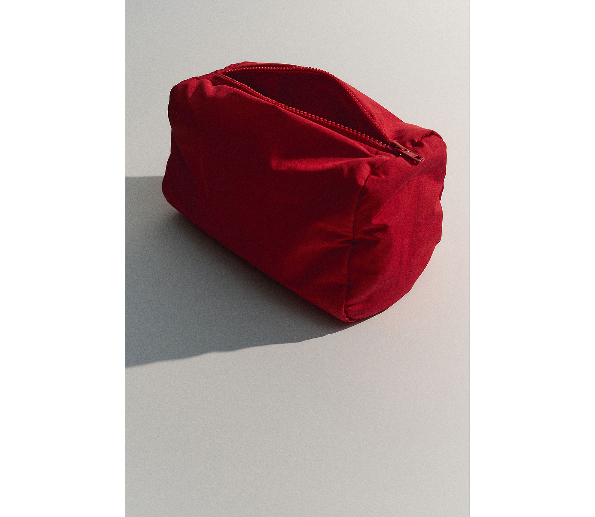 КОСМЕТИЧКА НЕЙЛОНОВА