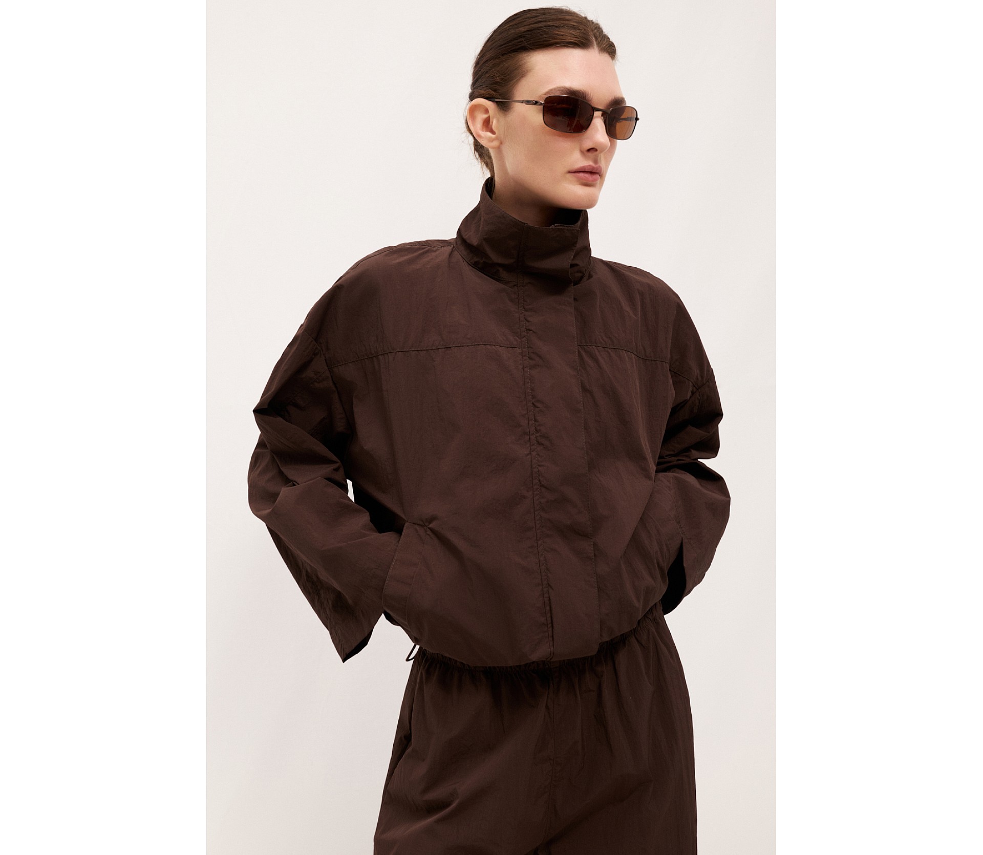 КУРТКА НЕЙЛОНОВА НА БЛИСКАВЦІ