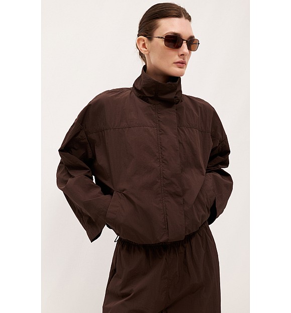 КУРТКА НЕЙЛОНОВА НА БЛИСКАВЦІ