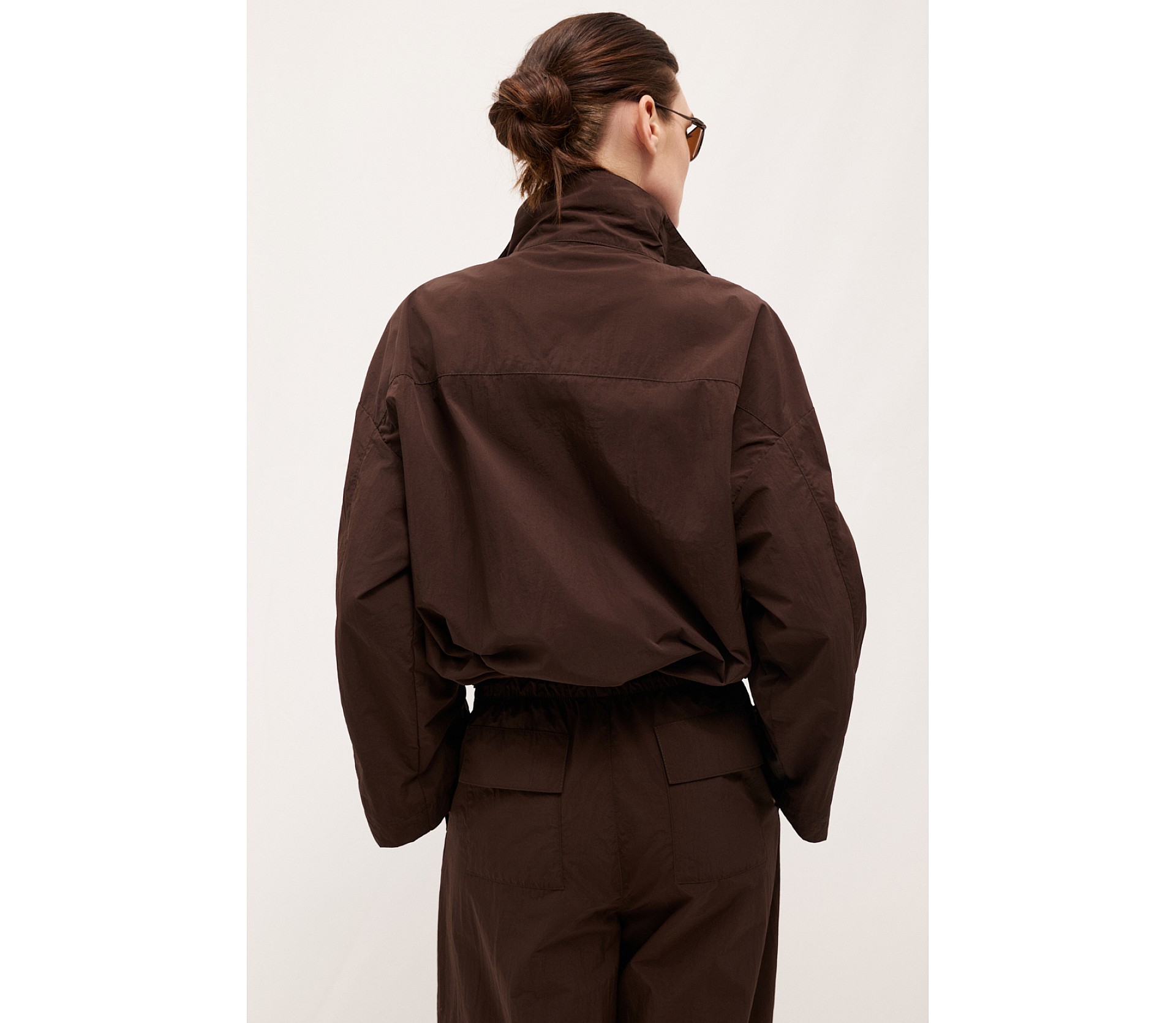 КУРТКА НЕЙЛОНОВА НА БЛИСКАВЦІ