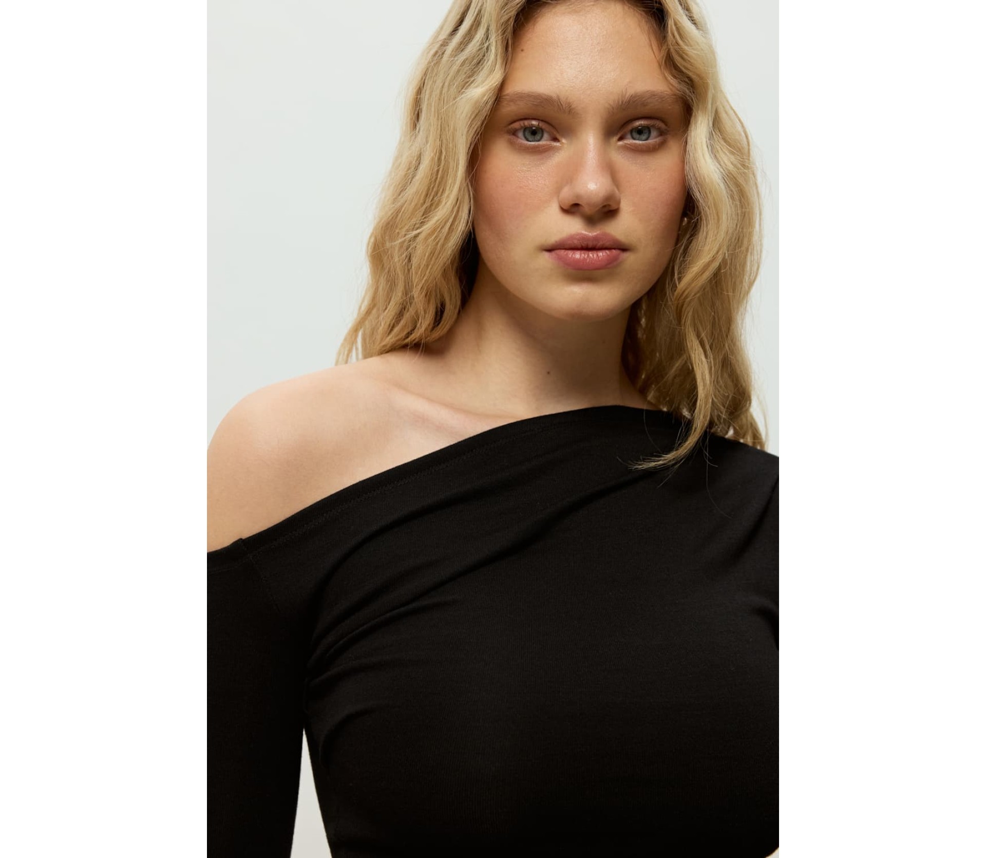 ТОП З ВІДКРИТИМ ПЛЕЧЕМ