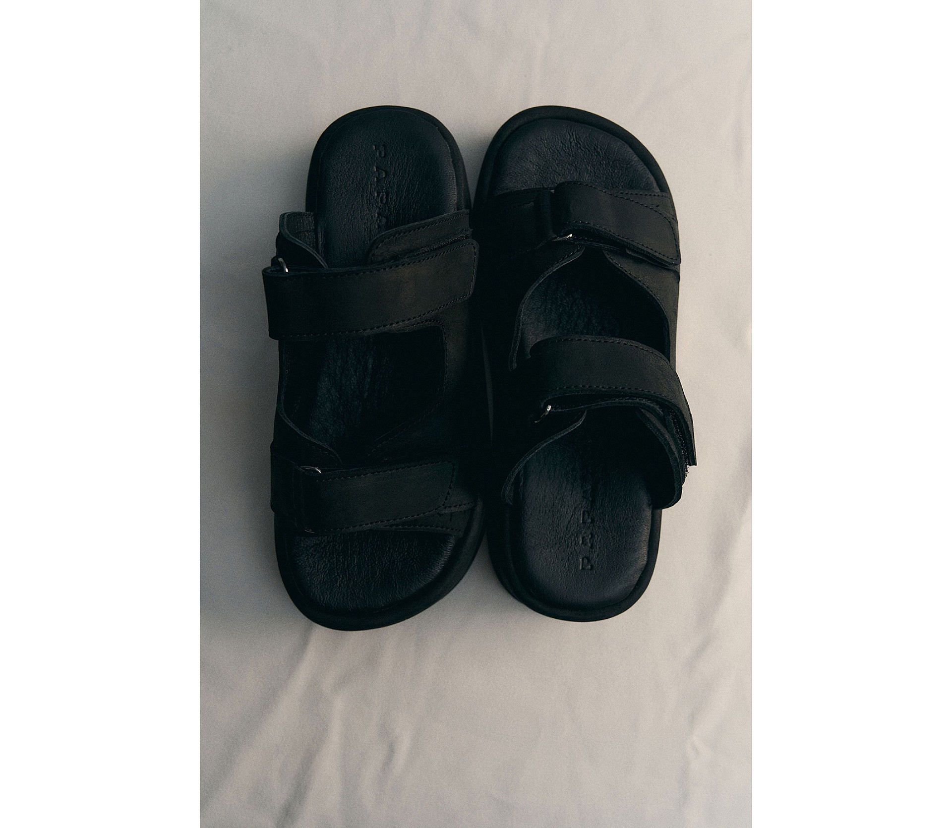 САНДАЛІ НА ПЛАТФОРМІ