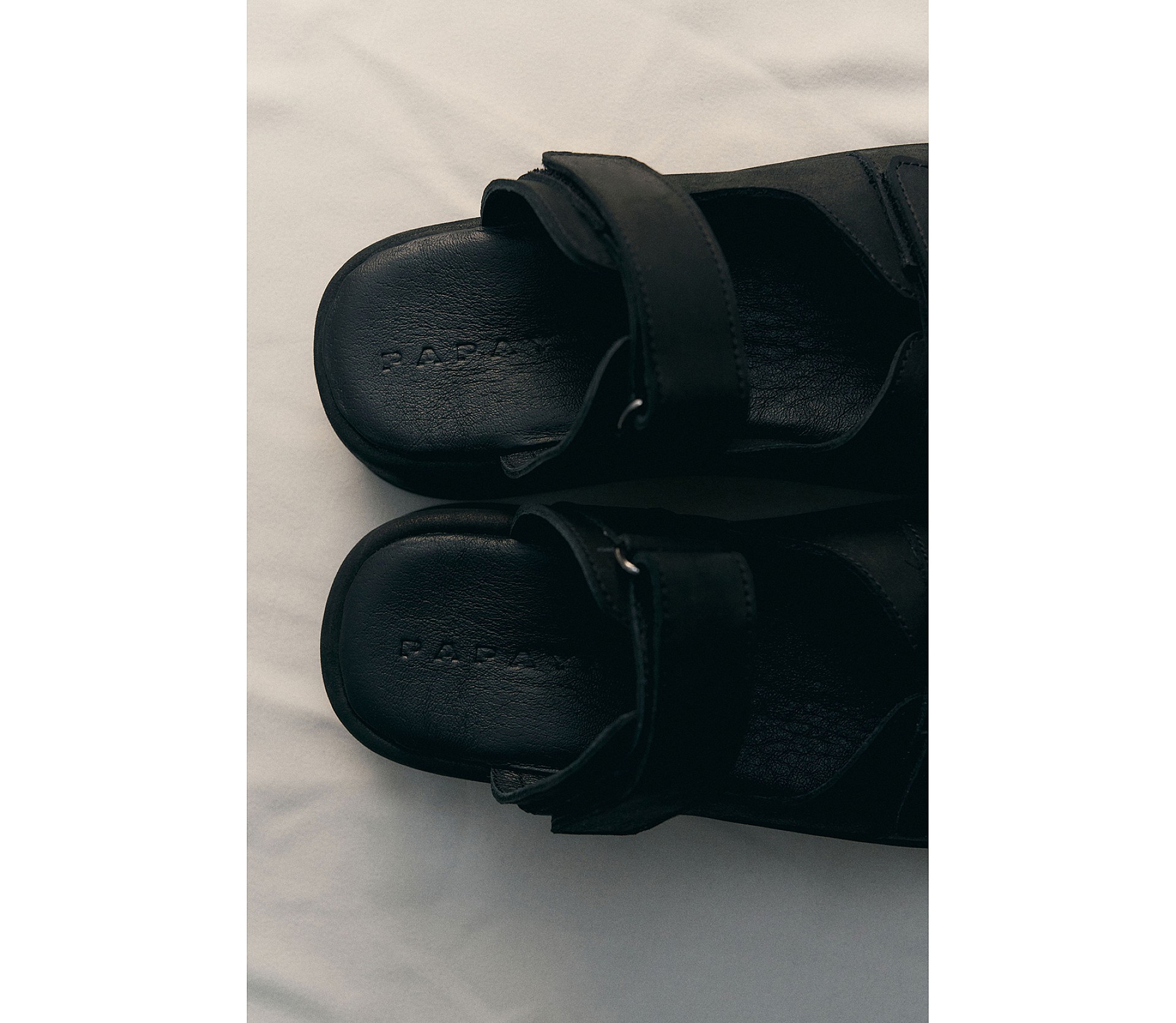 САНДАЛІ НА ПЛАТФОРМІ