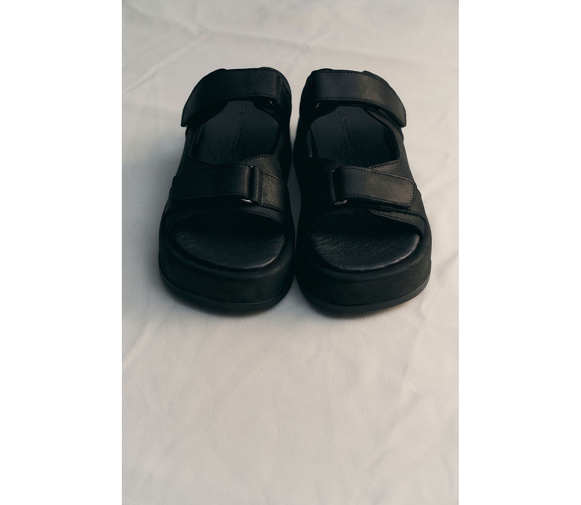 САНДАЛІ НА ПЛАТФОРМІ