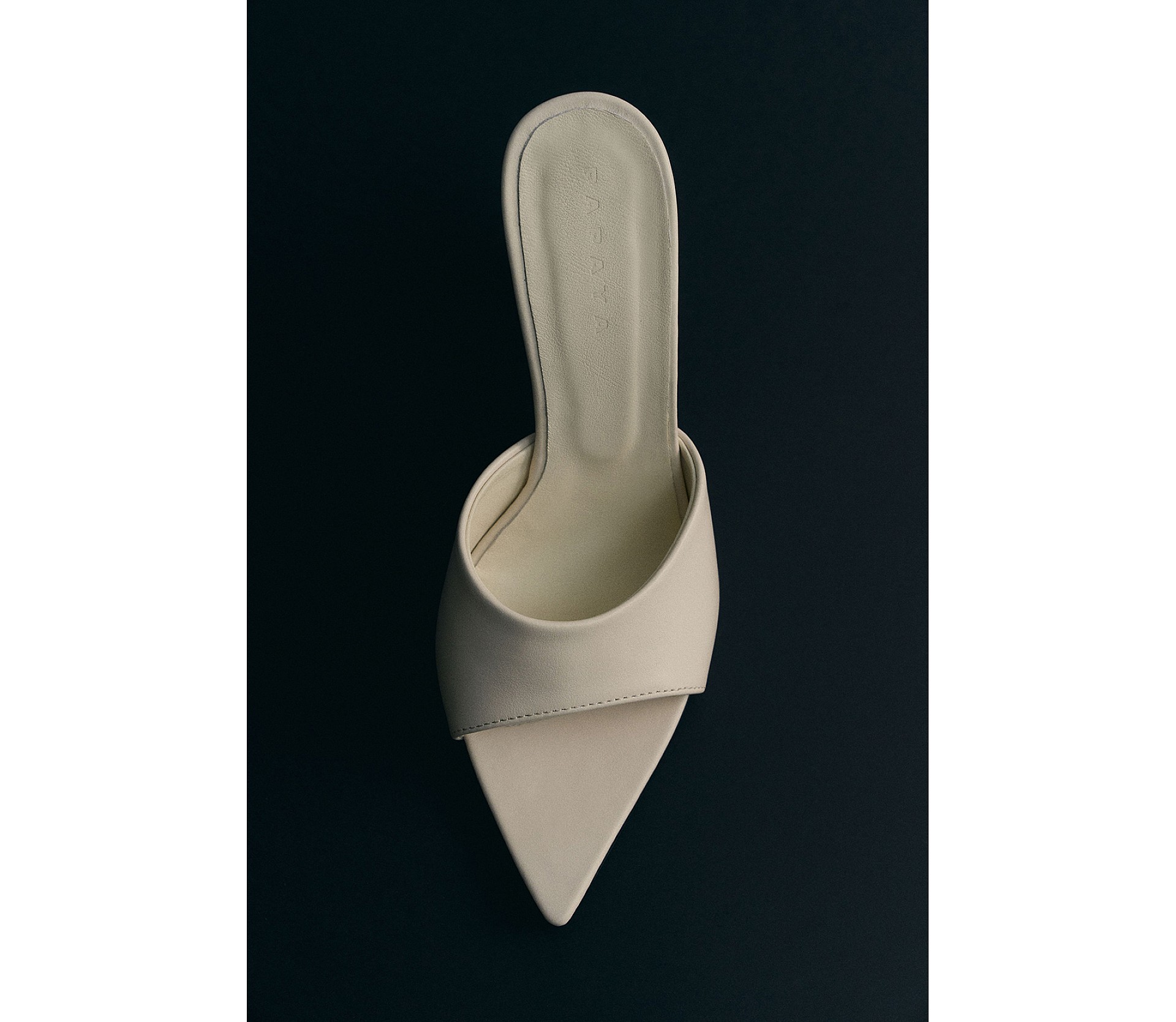 МЮЛІ НА ВИСОКИХ ПІДБОРАХ