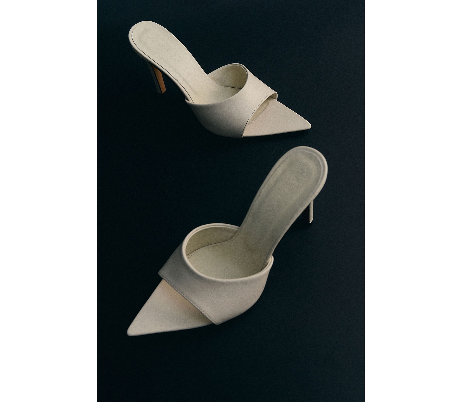 МЮЛІ НА ВИСОКИХ ПІДБОРАХ