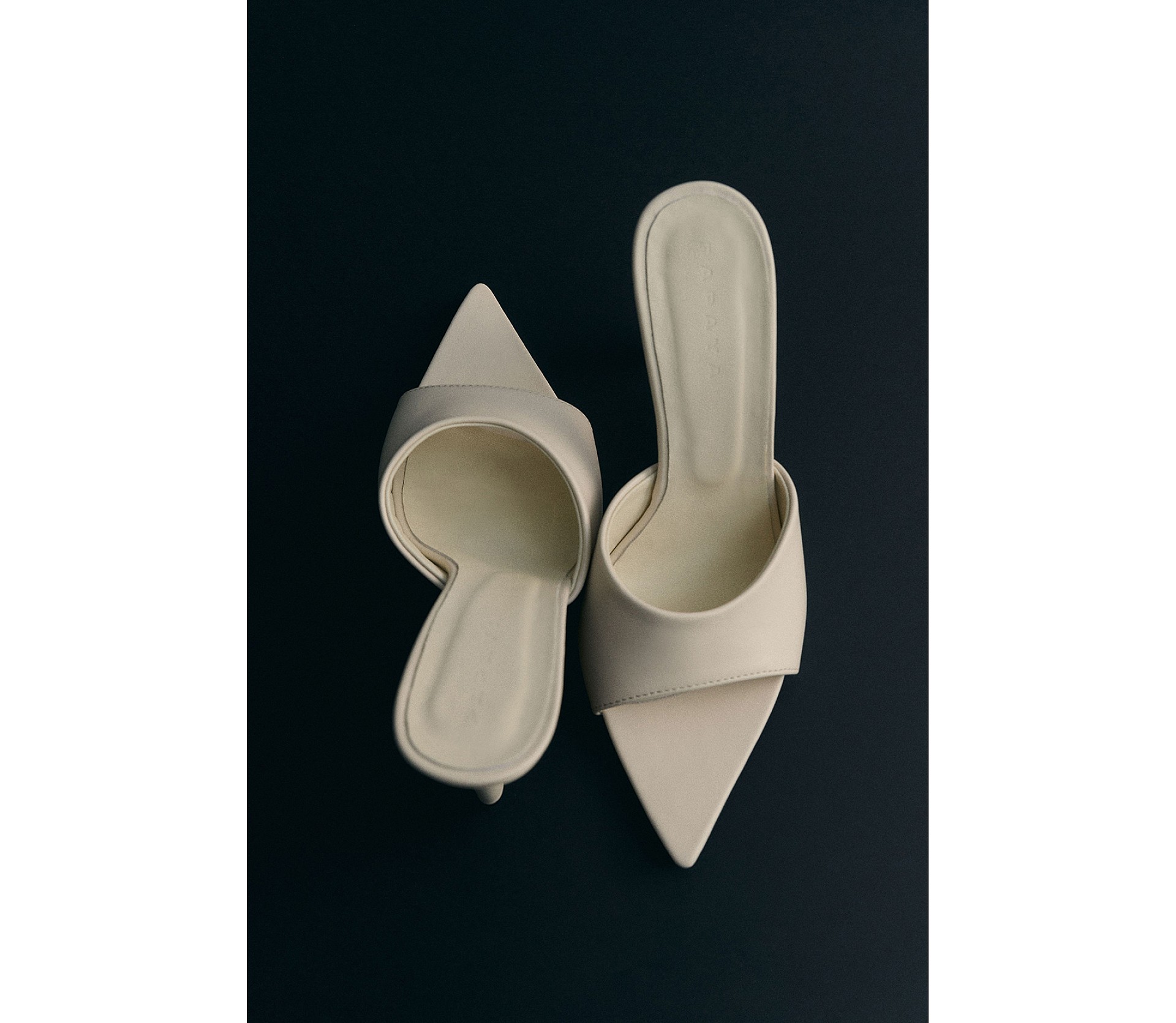 МЮЛІ НА ВИСОКИХ ПІДБОРАХ