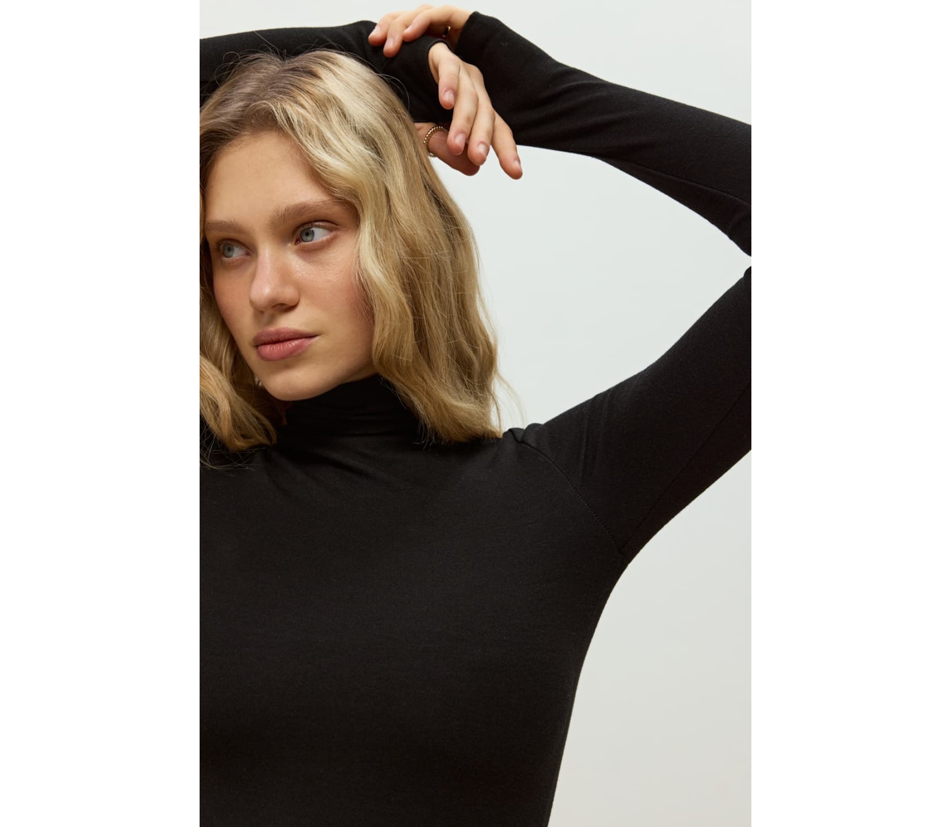 ВОДОЛАЗКА З ТОНКОГО ТРИКОТАЖУ