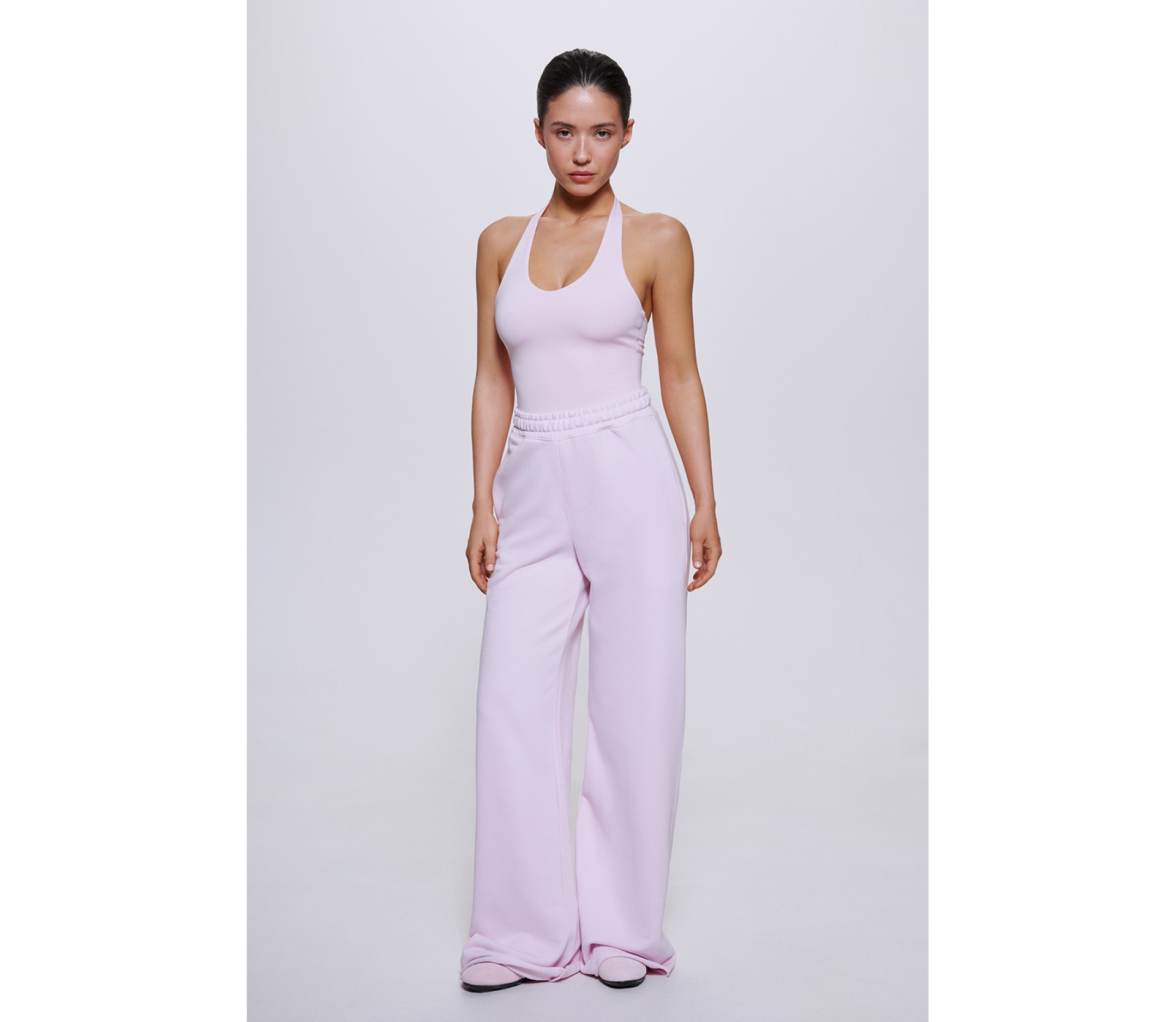 БОДІ З V-ПОДІБНИМ ВИРІЗОМ