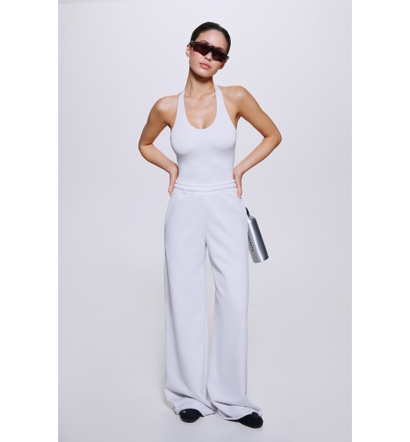 БОДІ З V-ПОДІБНИМ ВИРІЗОМ