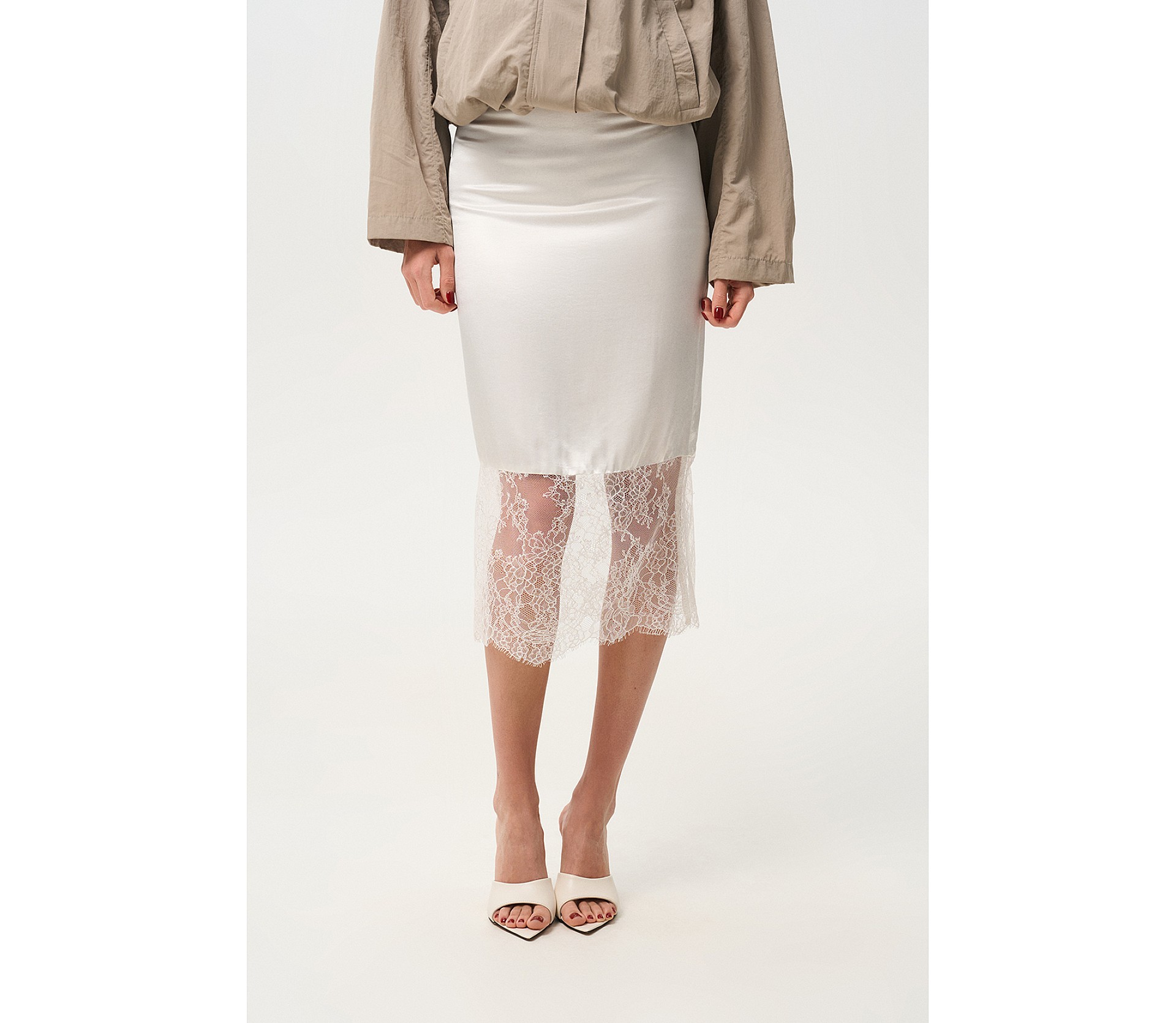 ЮБКА САТИНОВАЯ С КРУЖЕВОМ