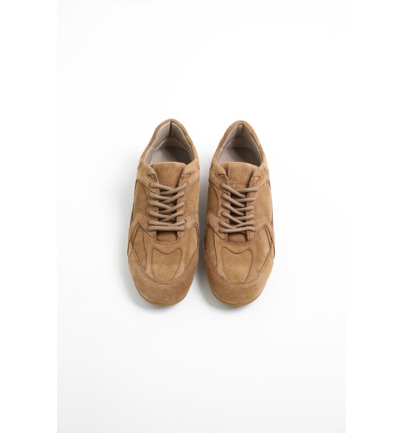 КРОСІВКИ НА ТОНКІЙ ПІДОШВІ