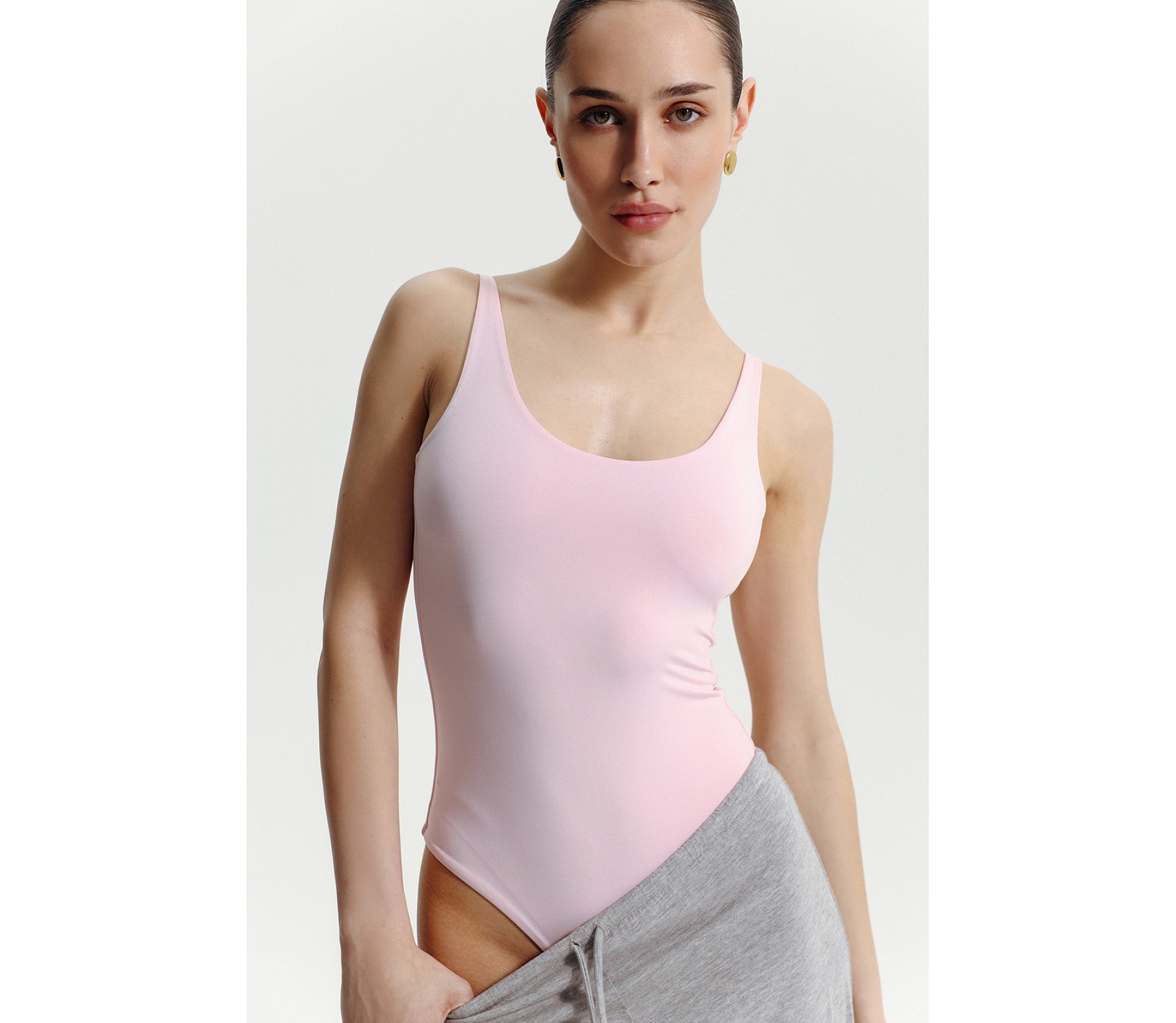 БОДІ З РЕГУЛЬОВАНИМИ БРЕТЕЛЯМИ