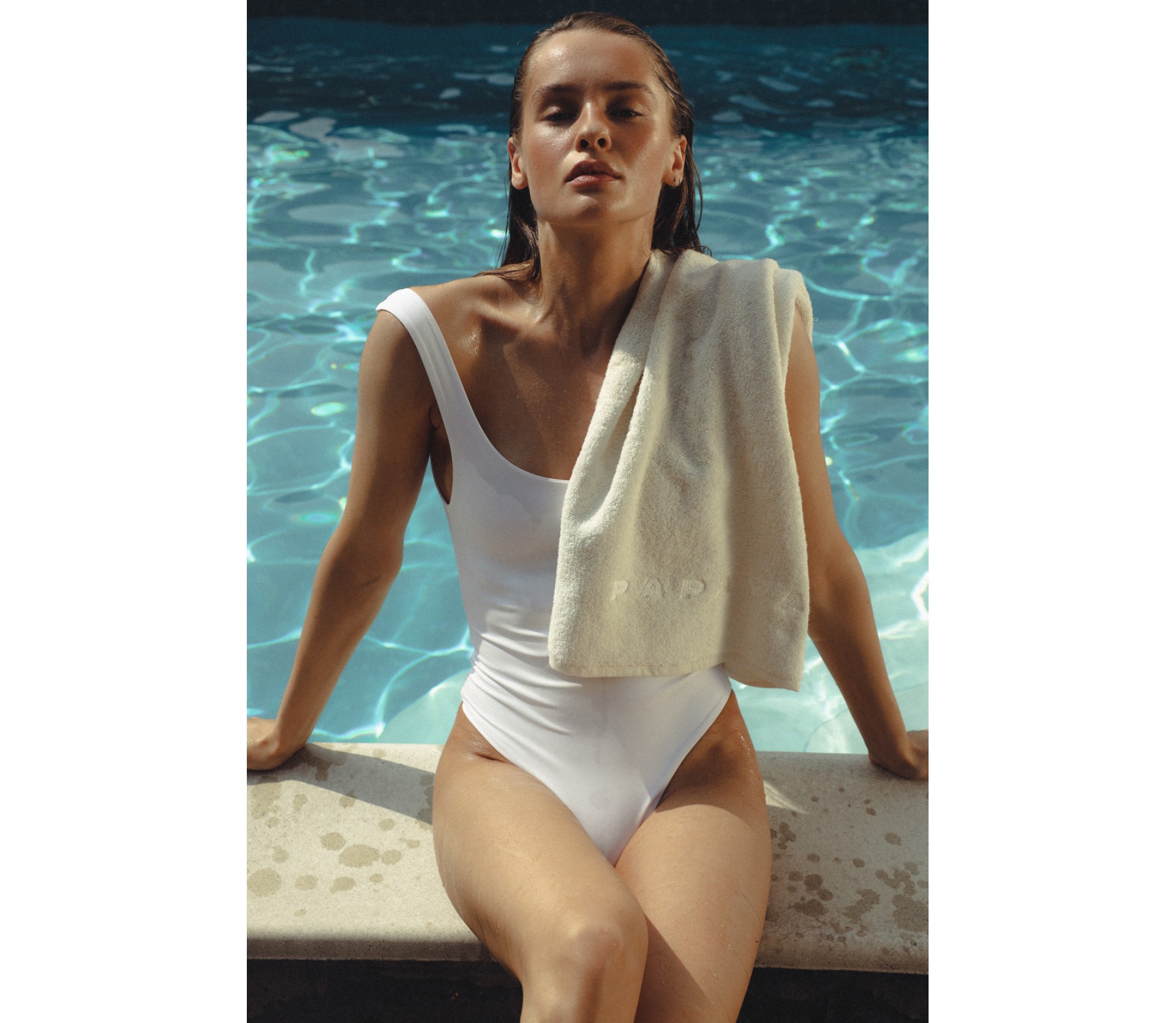 КУПАЛЬНИК СУЦІЛЬНИЙ