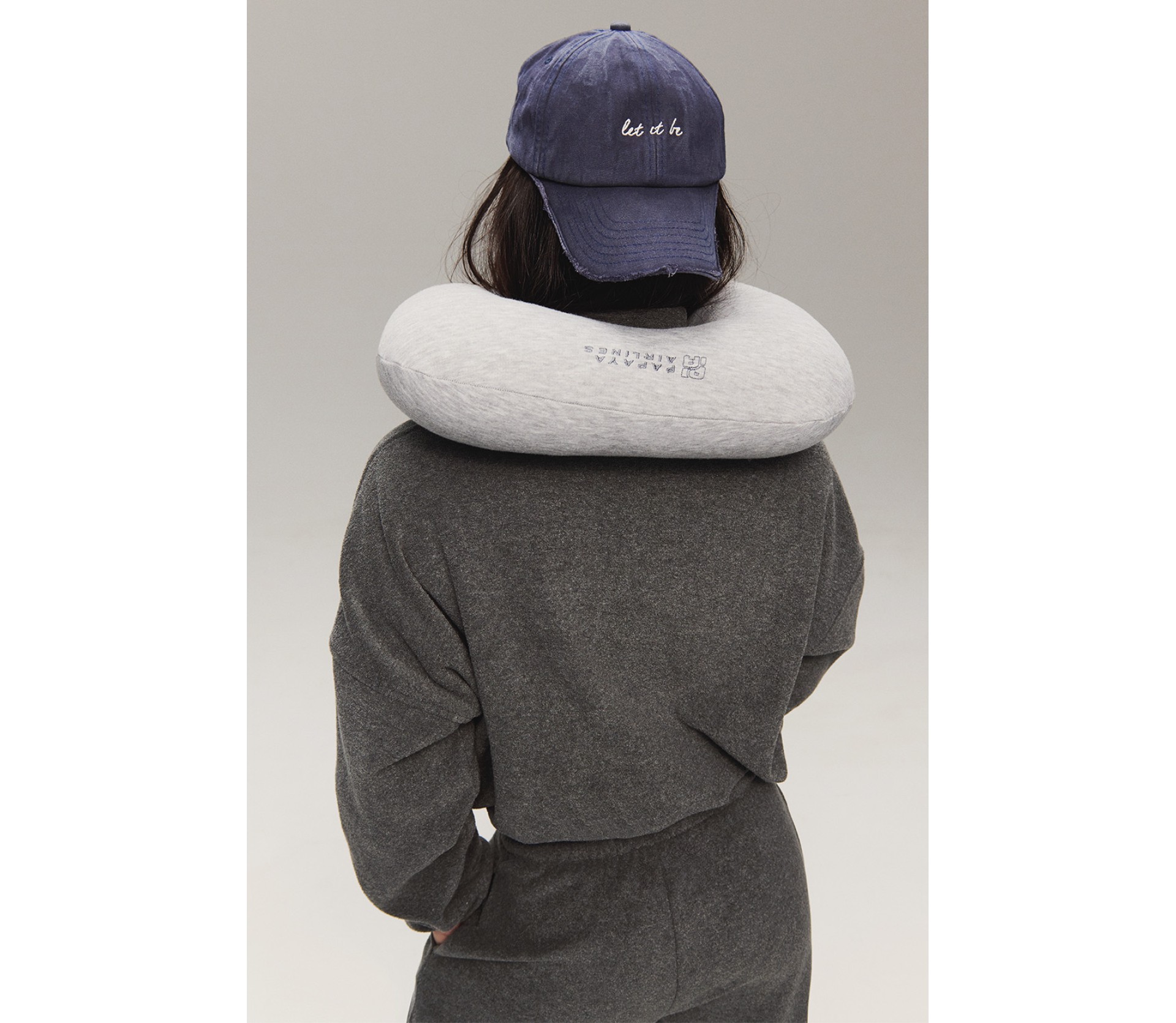 ZIPPED STRUCTURED SWEATSHIRT