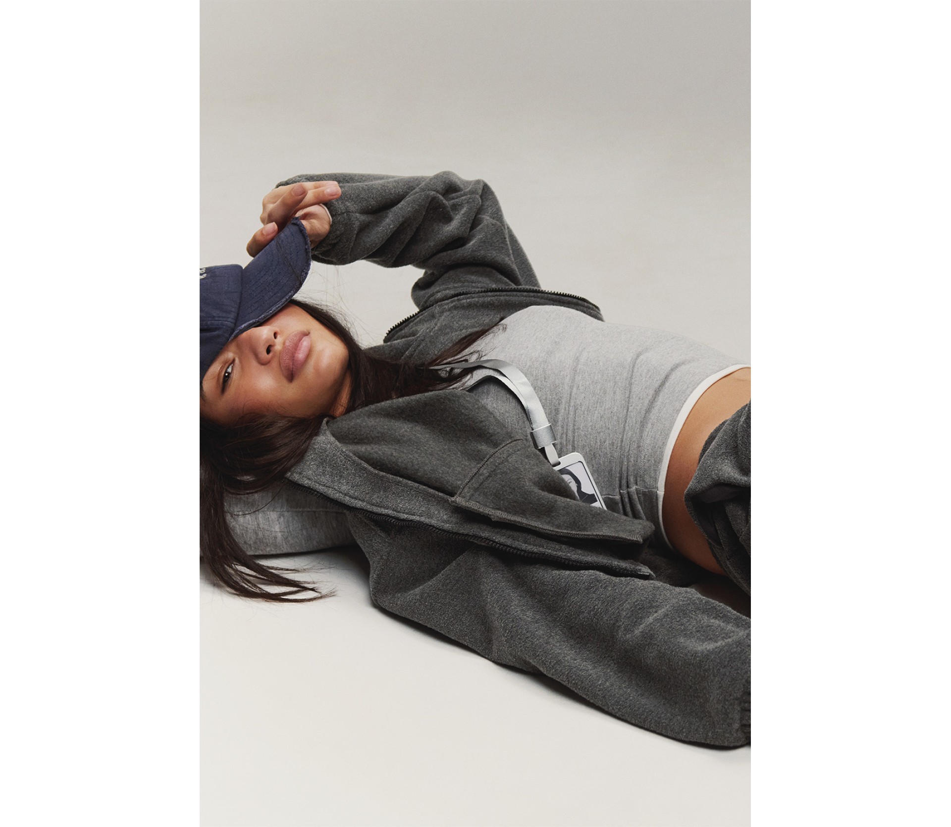 ZIPPED STRUCTURED SWEATSHIRT