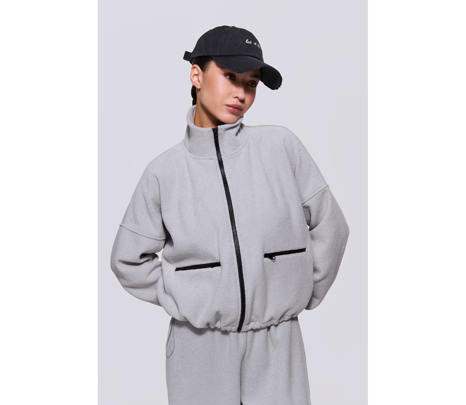 ZIPPED STRUCTURED SWEATSHIRT