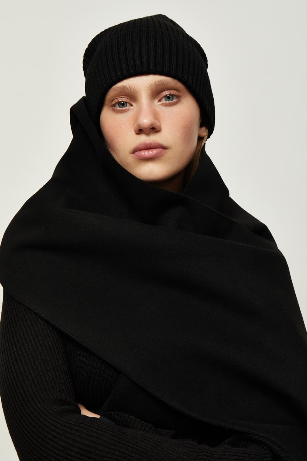 ШАПКА З АНГОРИ