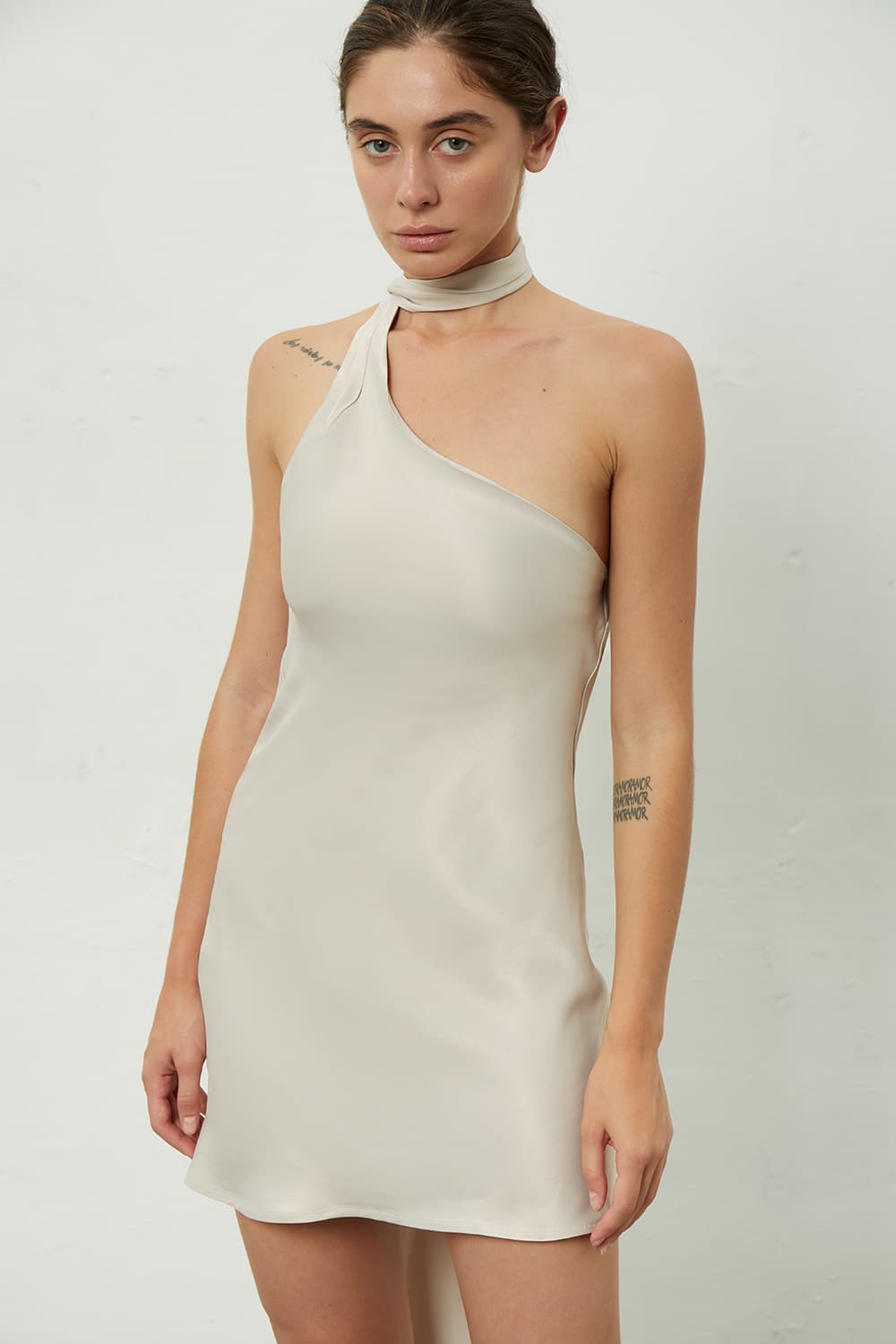 СУКНЯ САТИНОВА АСИМЕТРИЧНА