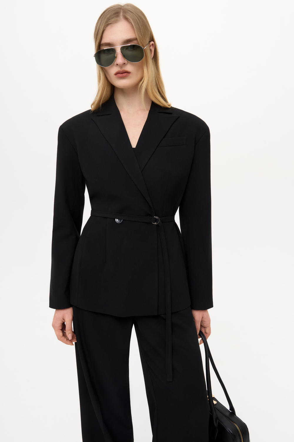 БЛЕЙЗЕР З ПОЯСОМ