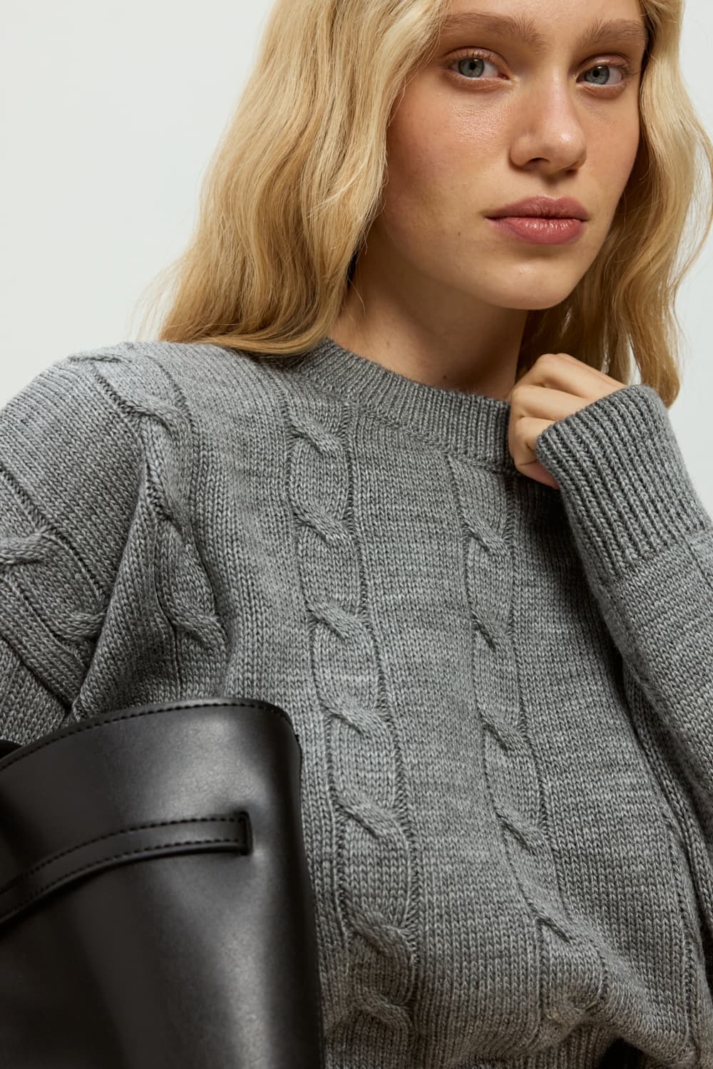 СВЕТР УКОРОЧЕНИЙ