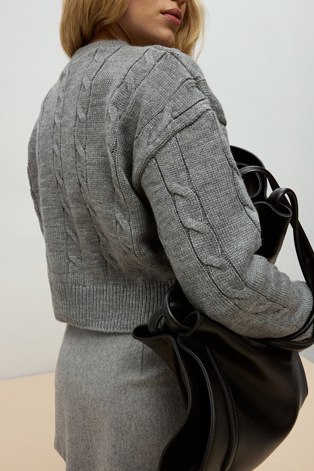 СВЕТР УКОРОЧЕНИЙ