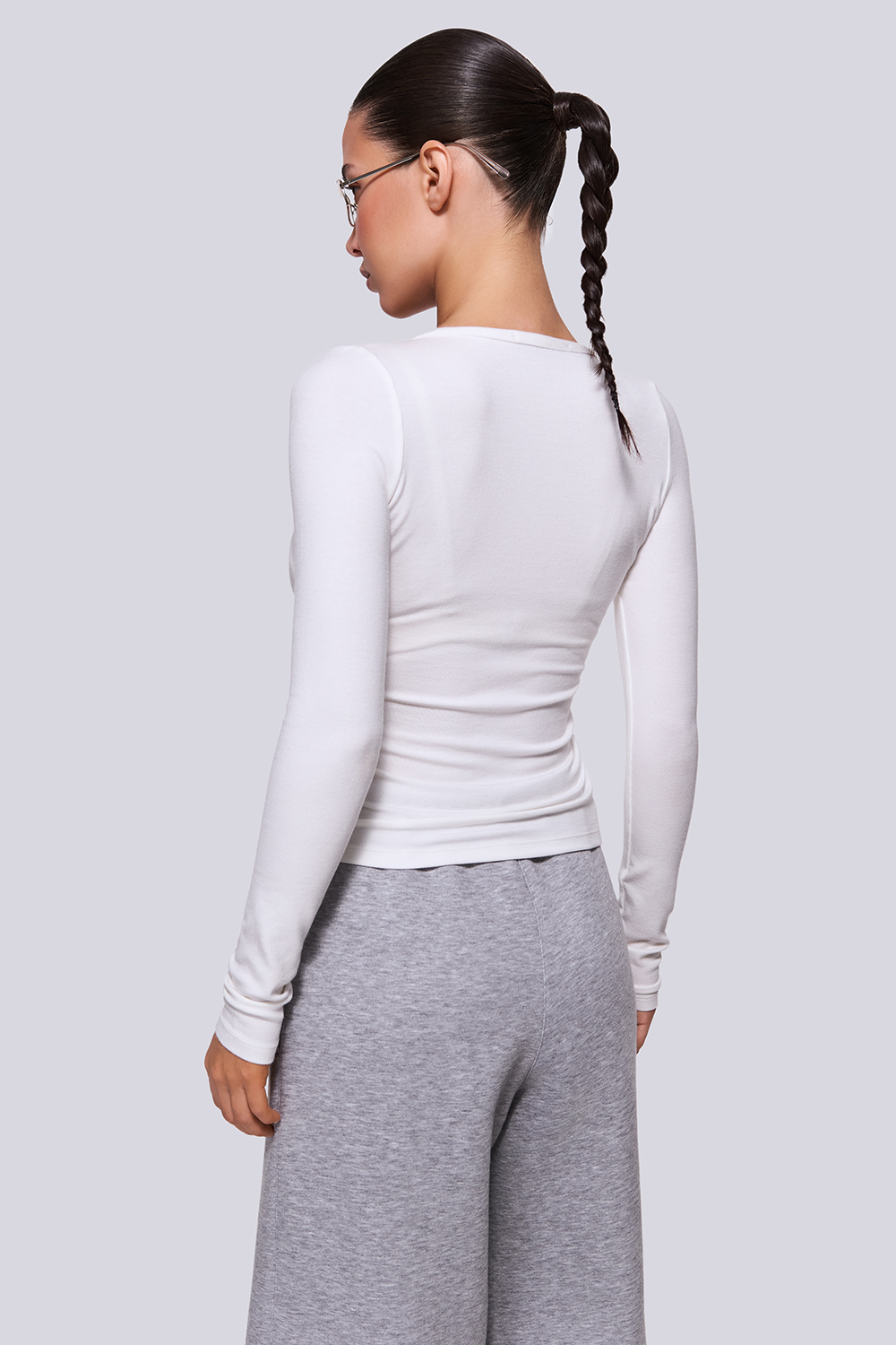 ТОП ІЗ V-ПОДІБНИМ ВИРІЗОМ