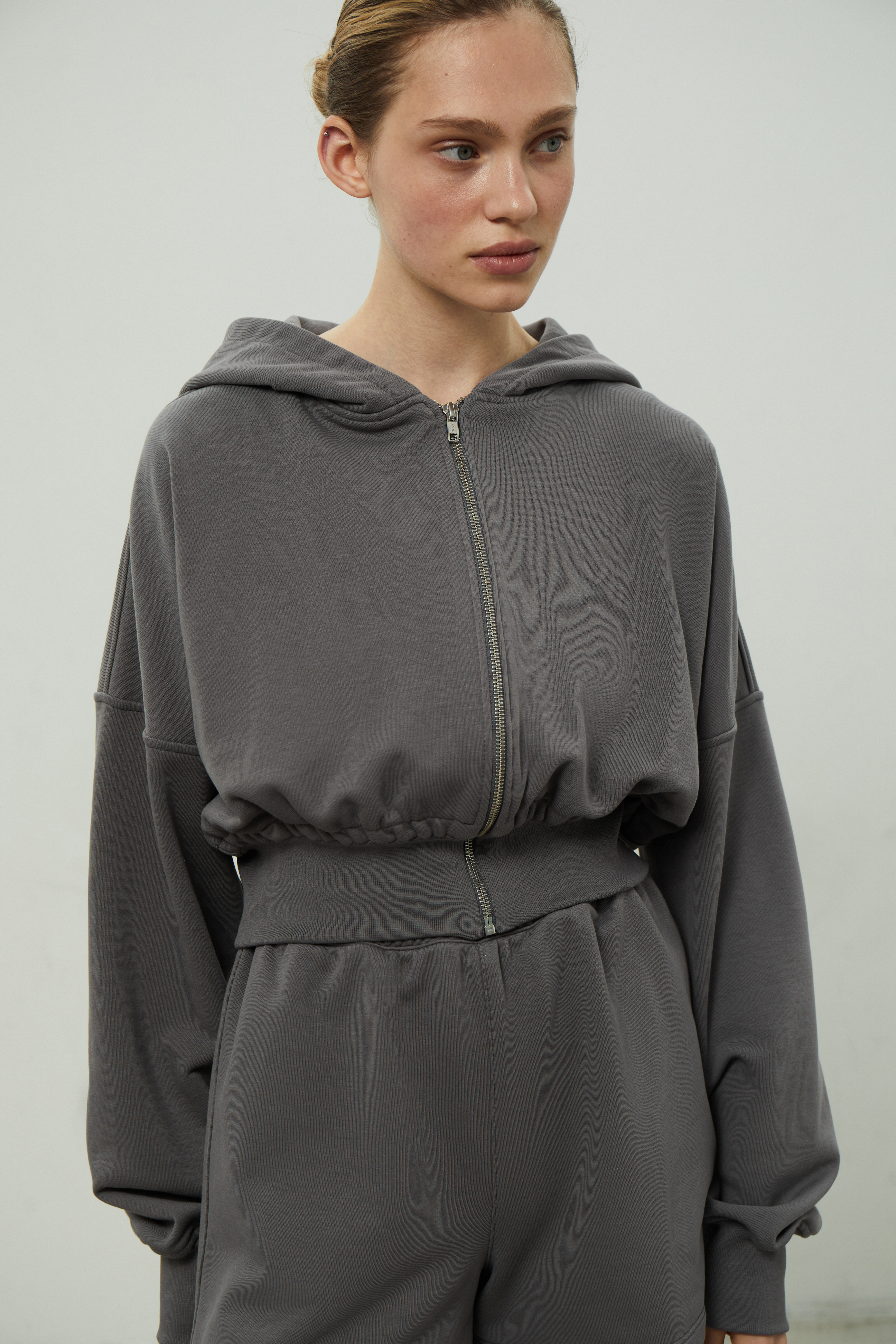 【yo BIOTOP】Cropped sweat shirt Fleece Cropped Sweatshirt – Urban Planet