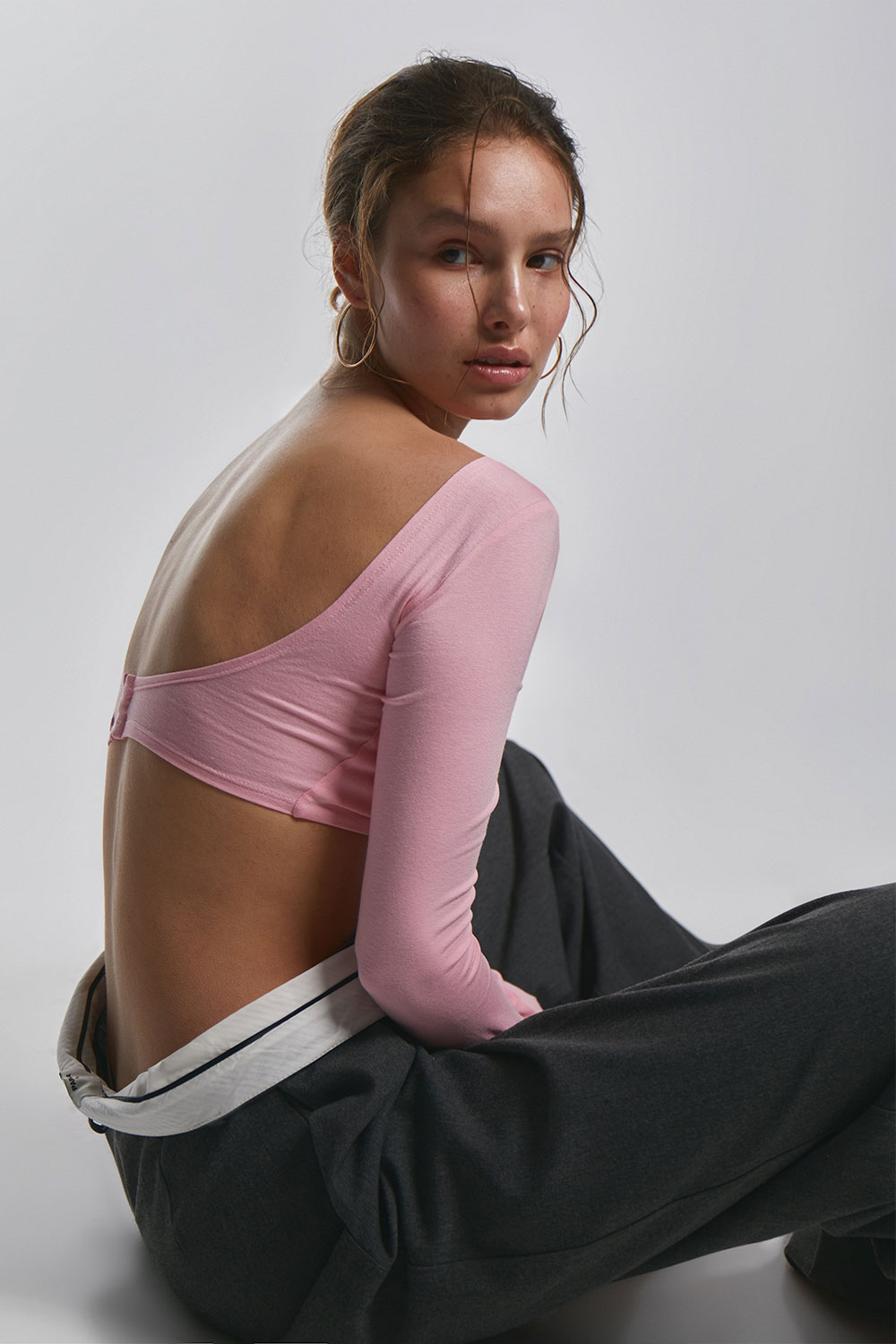 УКОРОЧЕНИЙ ТОП З ВІДКРИТОЮ СПИНОЮ