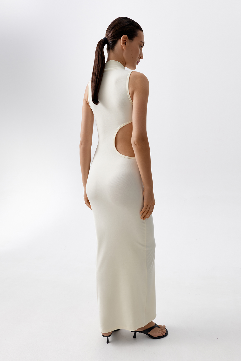 СУКНЯ З АСИМЕТРИЧНИМ ВИРІЗОМ