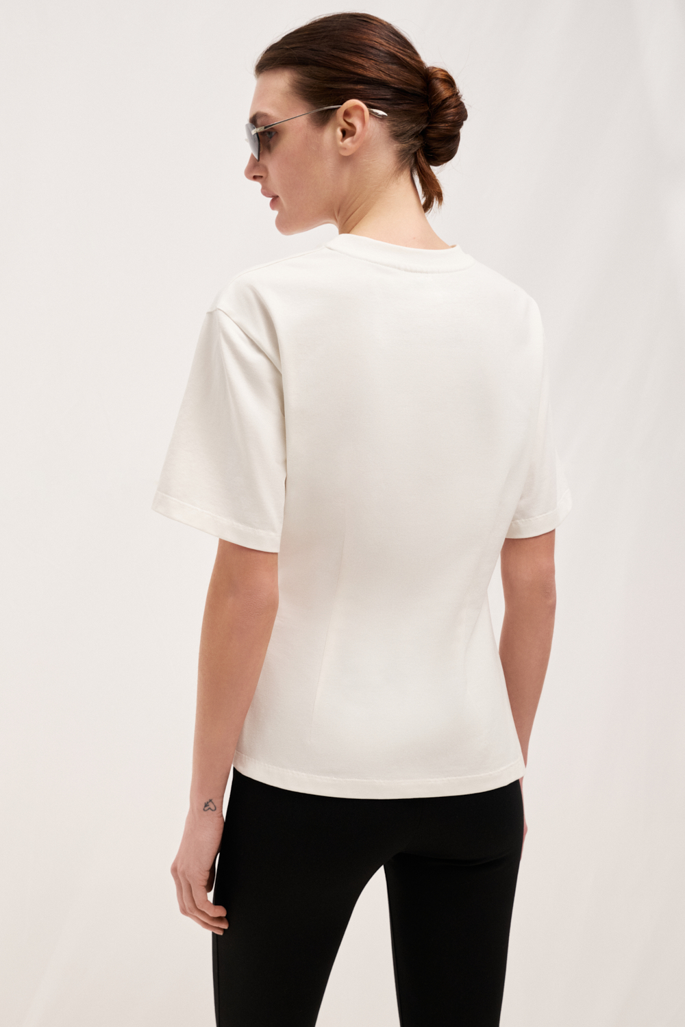 ФУТБОЛКА З АКЦЕНТНИМ ДРАПІРУВАННЯМ