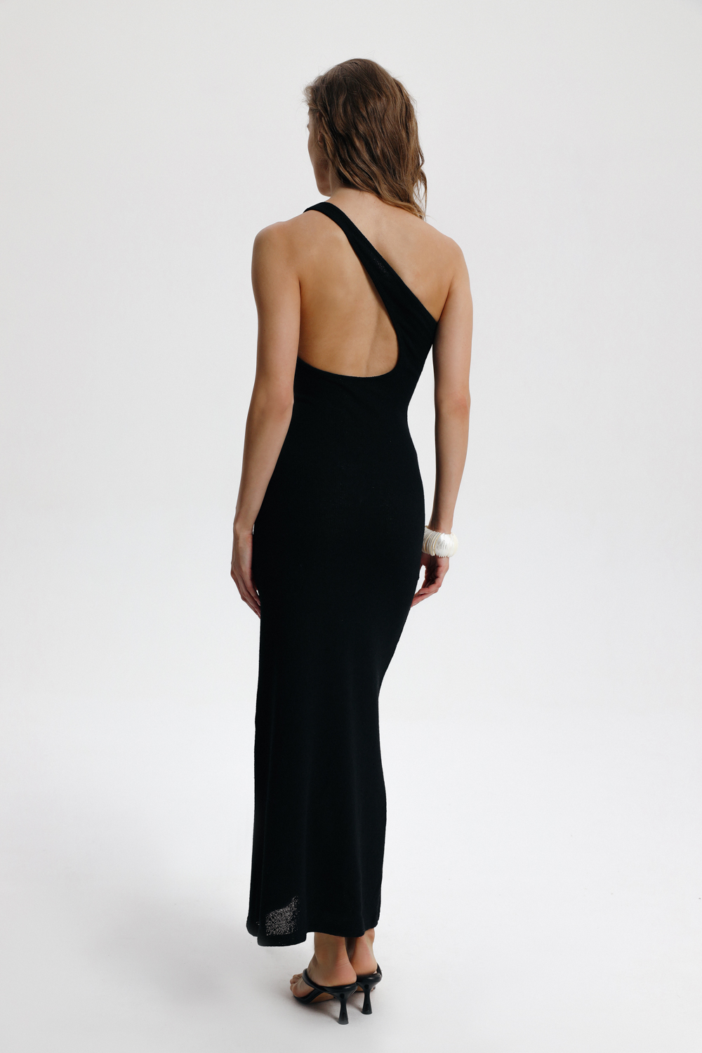 СУКНЯ З ФІГУРНИМ ВИРІЗОМ