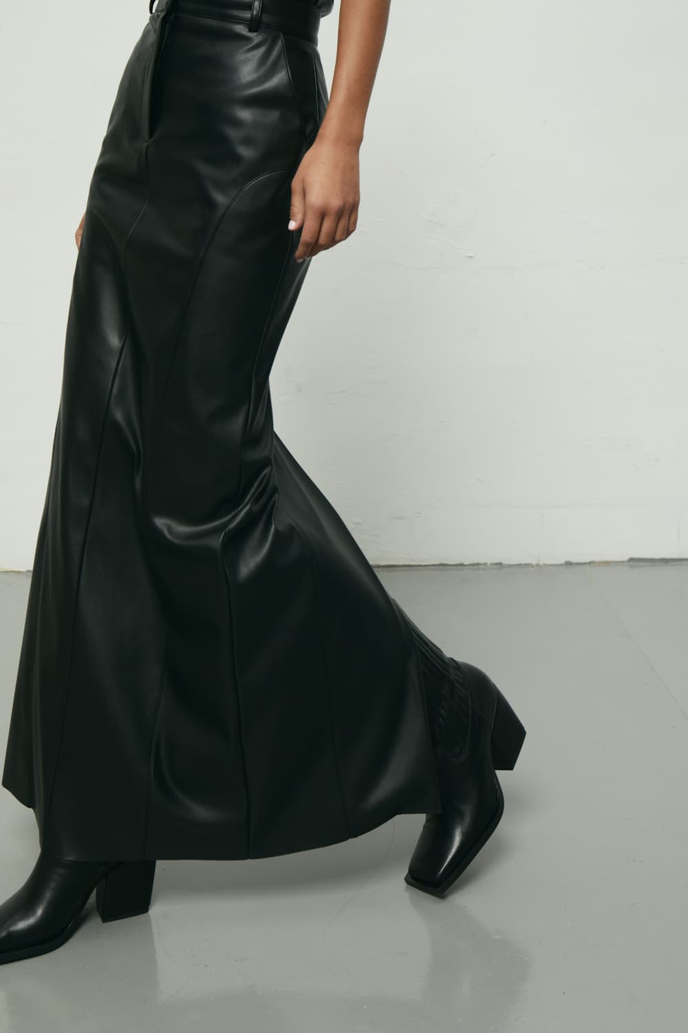 СПІДНИЦЯ МАКСІ З ЕКОШКІРИ