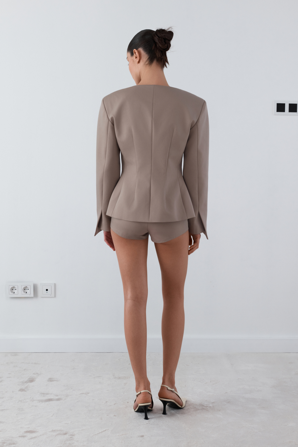 БЛЕЙЗЕР БЕЗ КОМІРА