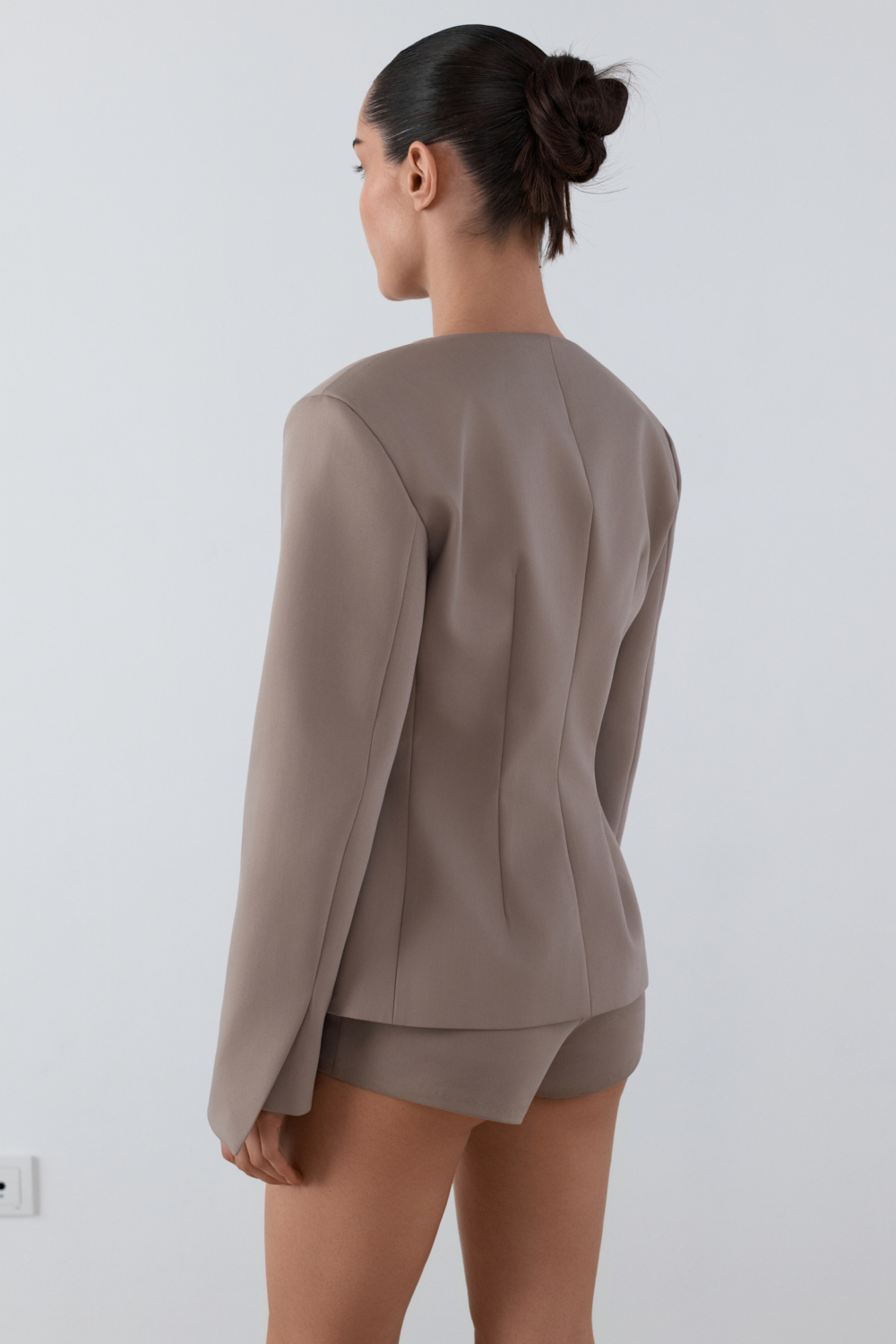 БЛЕЙЗЕР БЕЗ КОМІРА