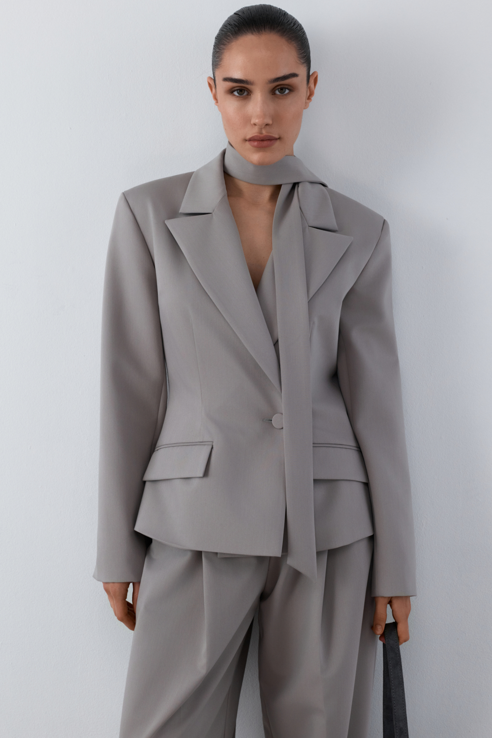 БЛЕЙЗЕР ПРИТАЛЕНИЙ