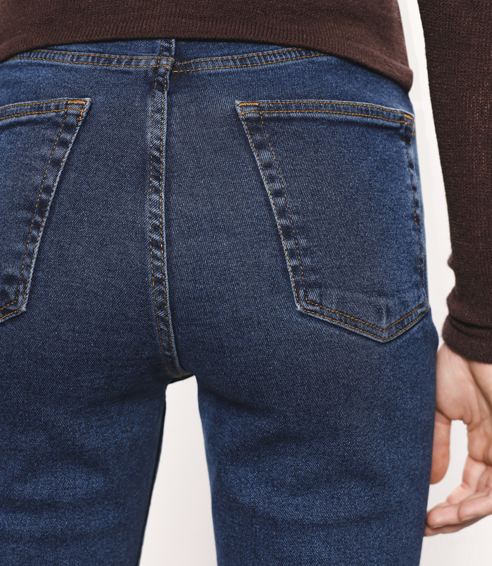 ДЖИНСИ-КЛЬОШ